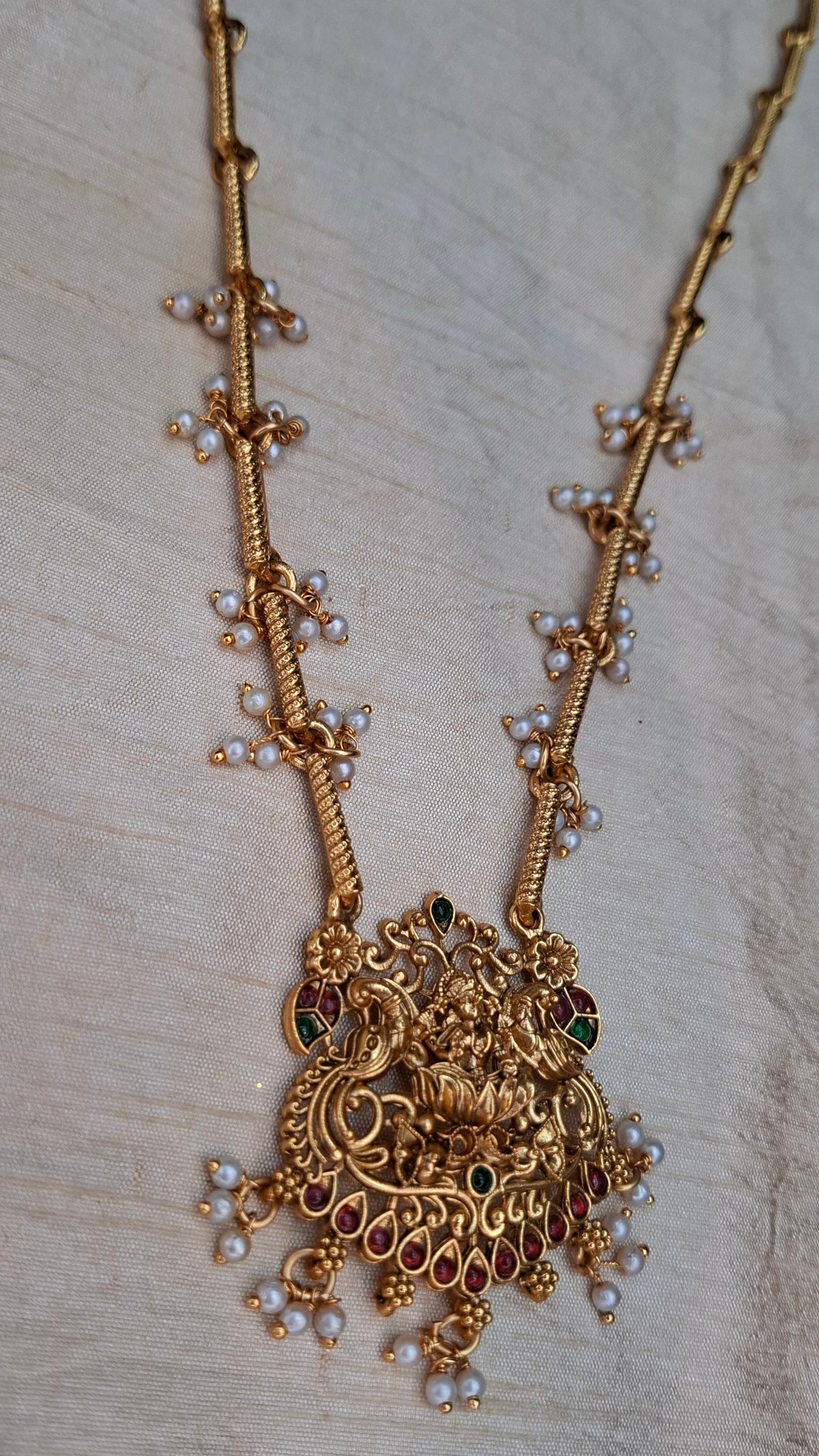 ANTIQUE NECKLACE E0212