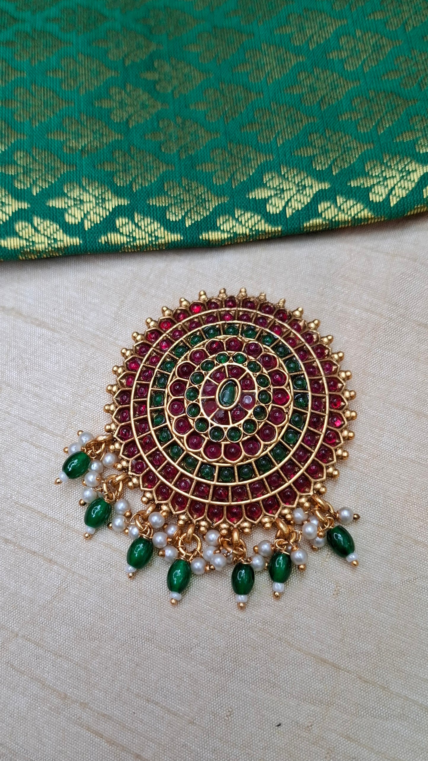 KEMP HAIR BUN PENDANT