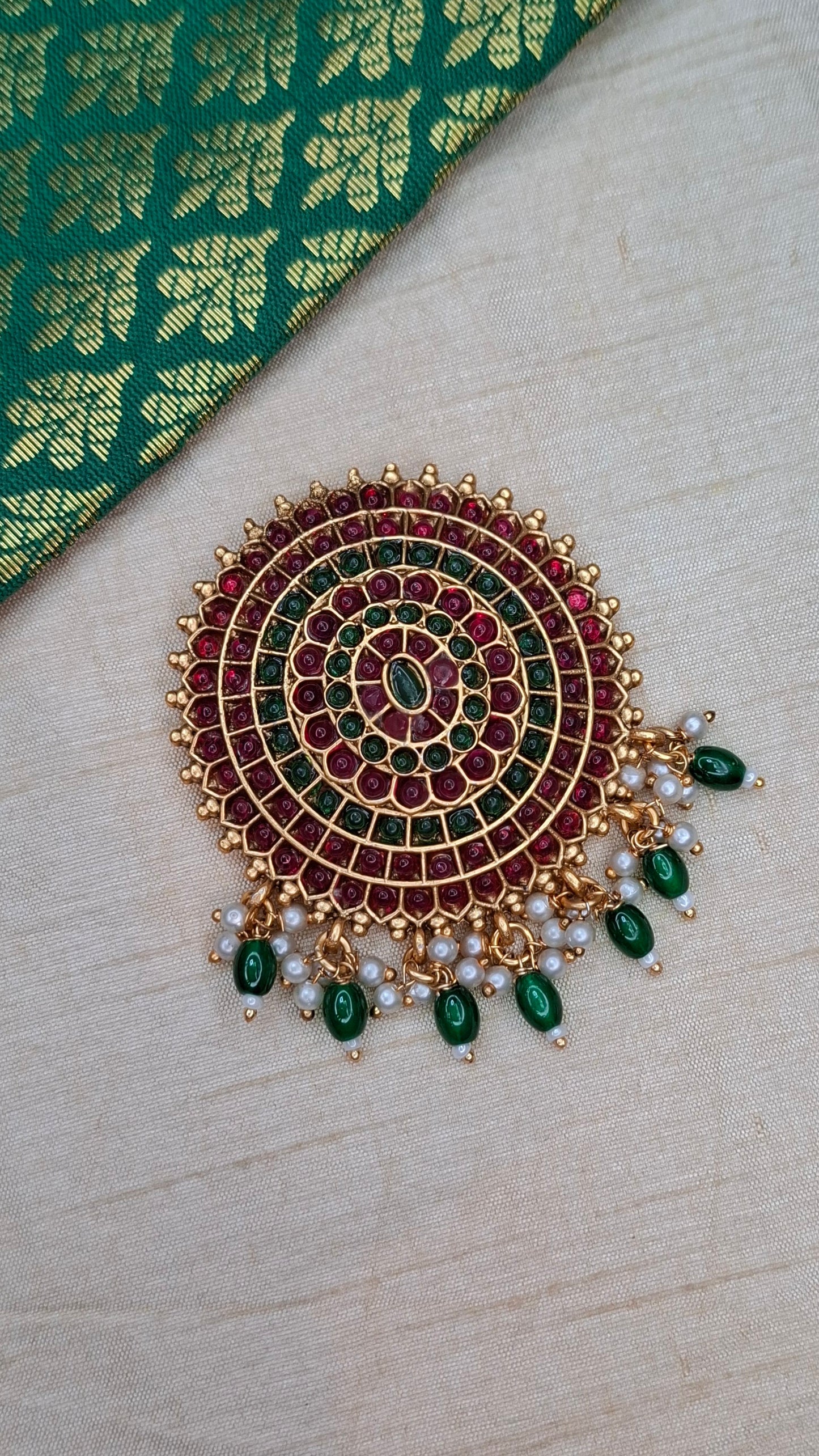 KEMP HAIR BUN PENDANT