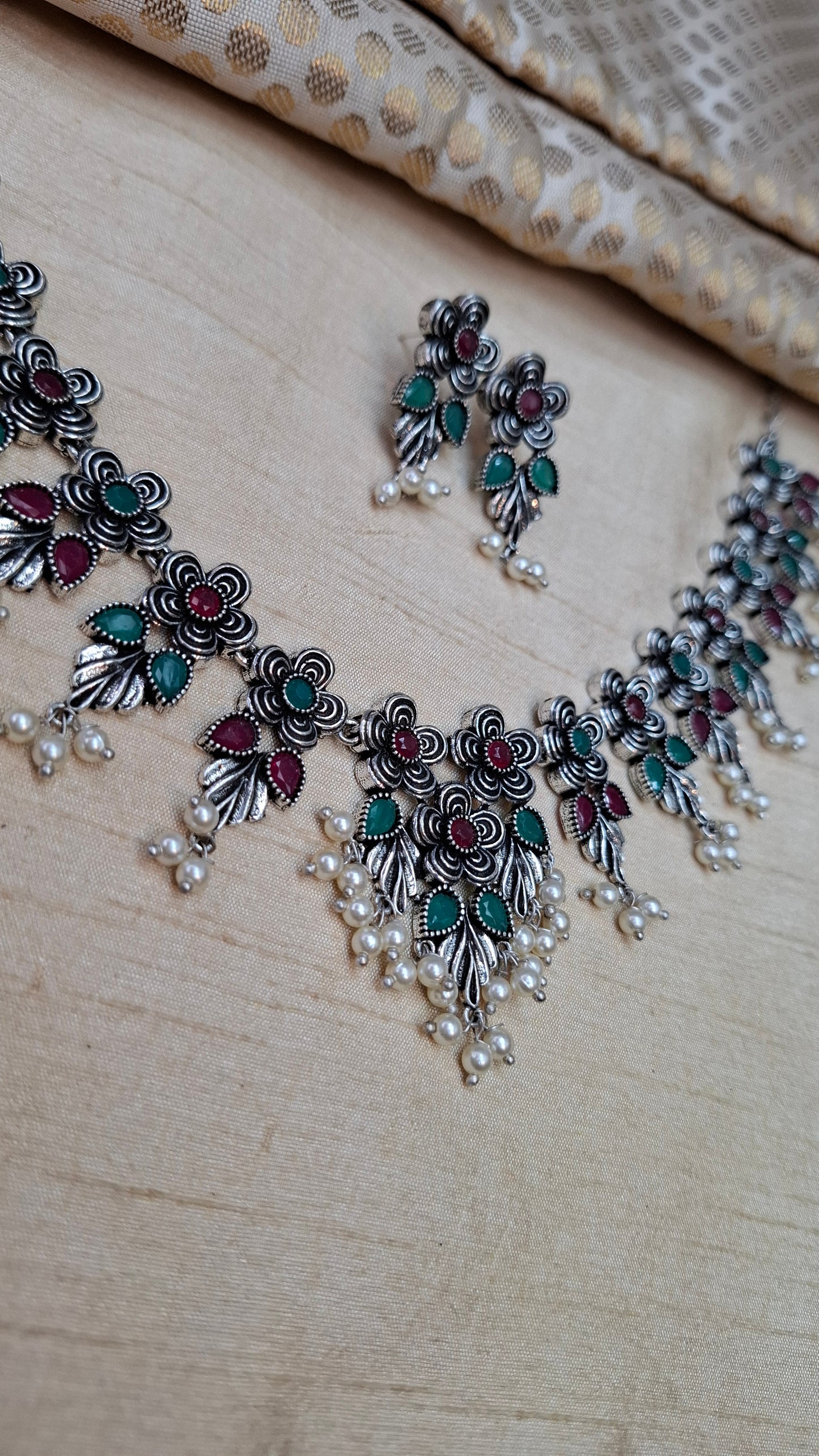 SILVER SHORT NECKLACE SET 0039