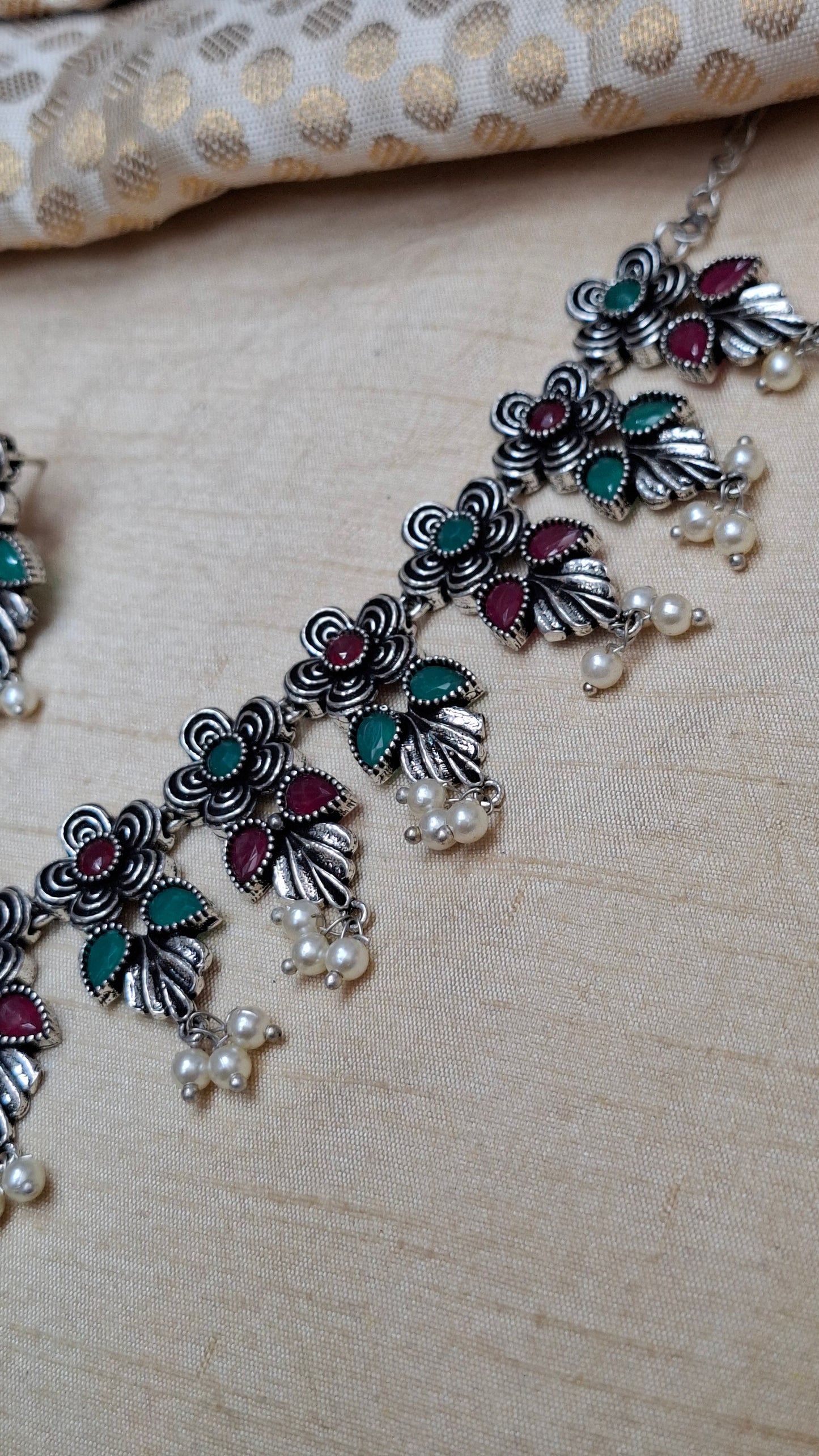 SILVER SHORT NECKLACE SET 0039