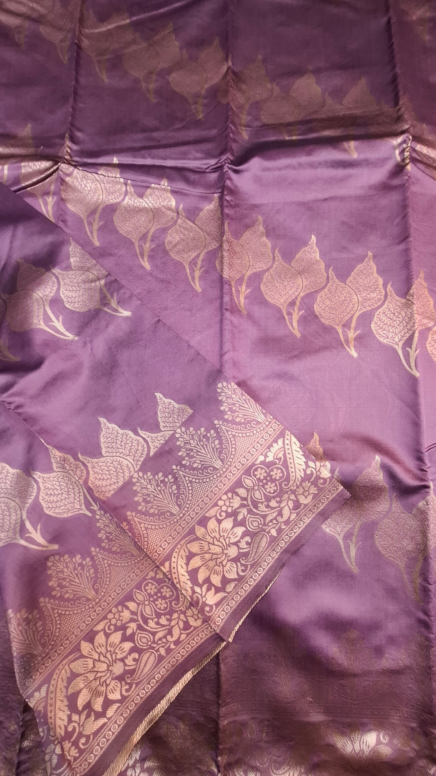 MAUVE & GREEN SEMI SILK