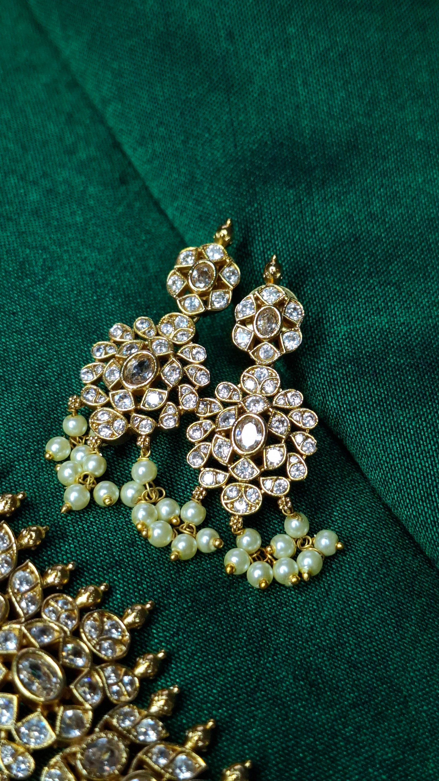 ANTIQUE GOLD CHOKER (GOLD)