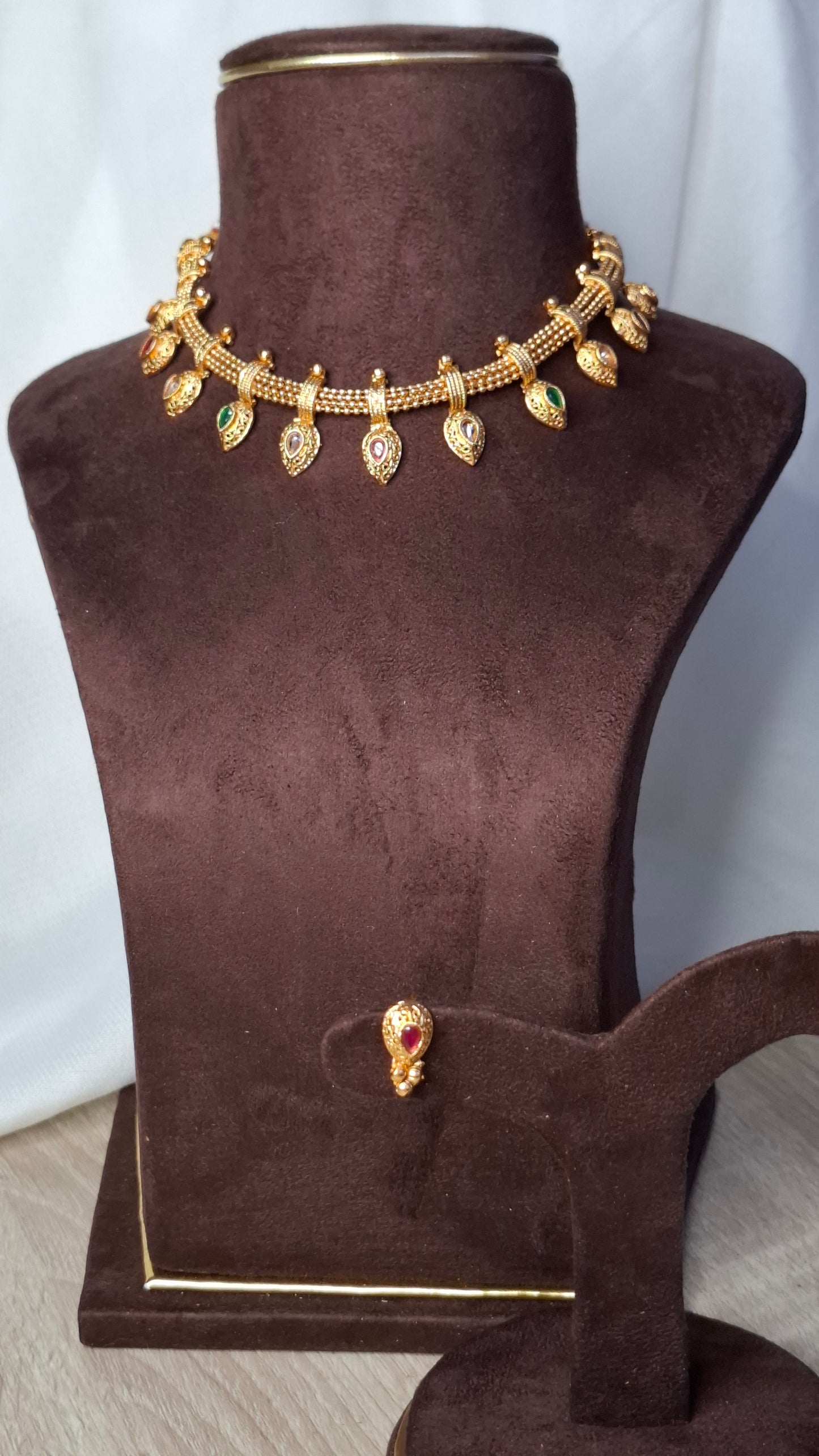 BUDGET ANTIQUE SET E0225