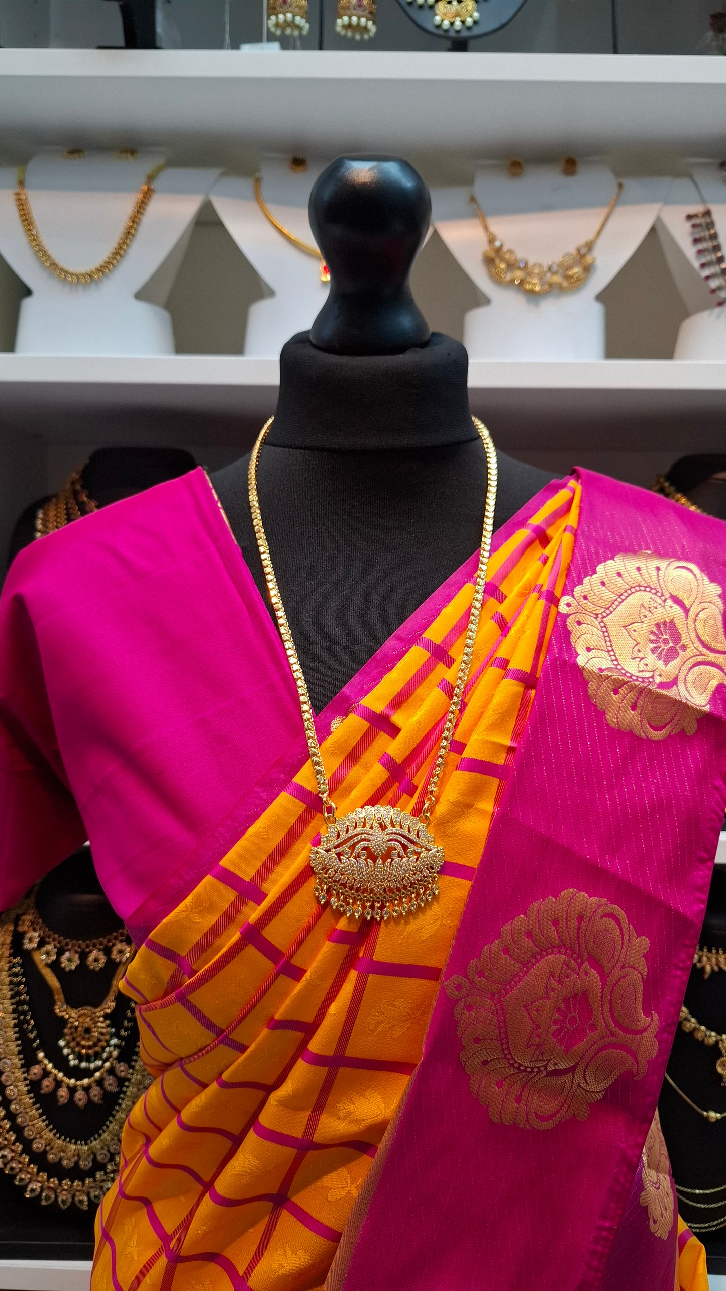 GOLD ANAM PADAKAM 016