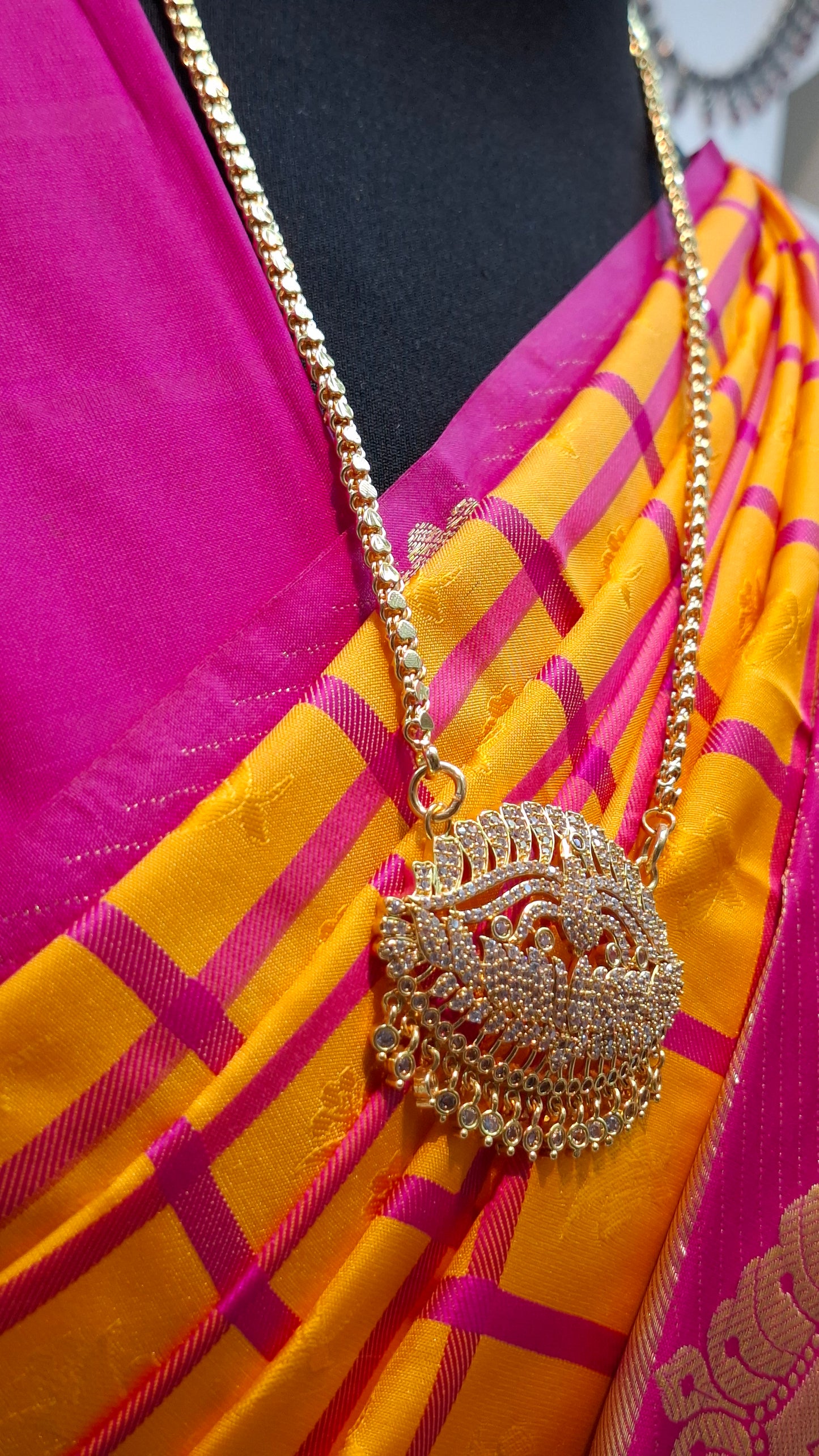 GOLD ANAM PADAKAM 016