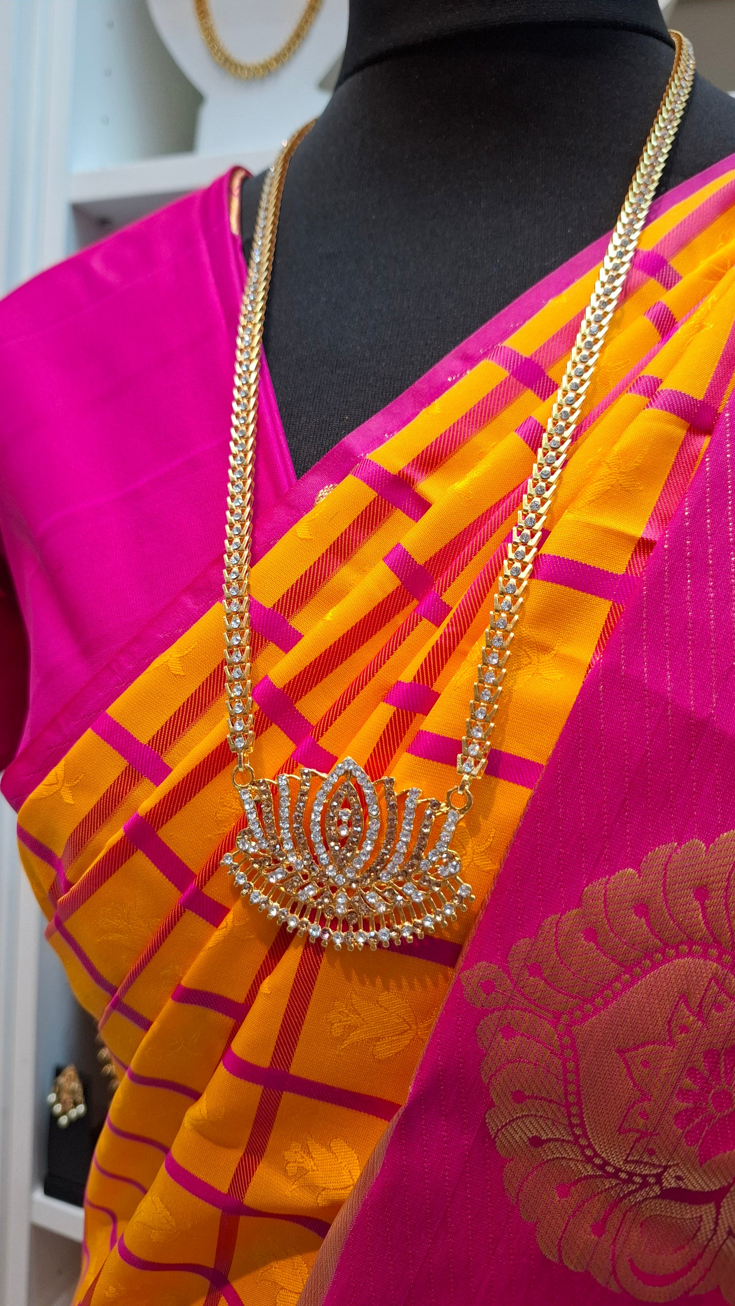 LOTUS PADAKAM