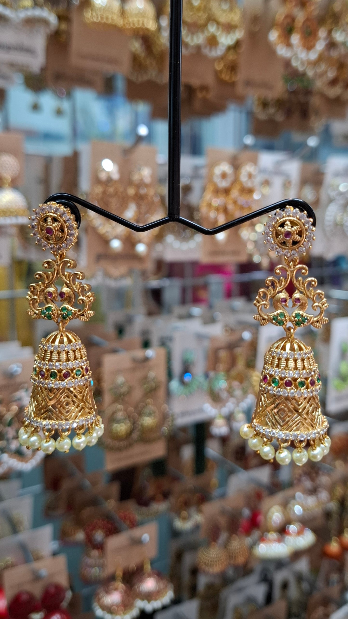 ANTIQUE GOLD JUMKHAS E0315