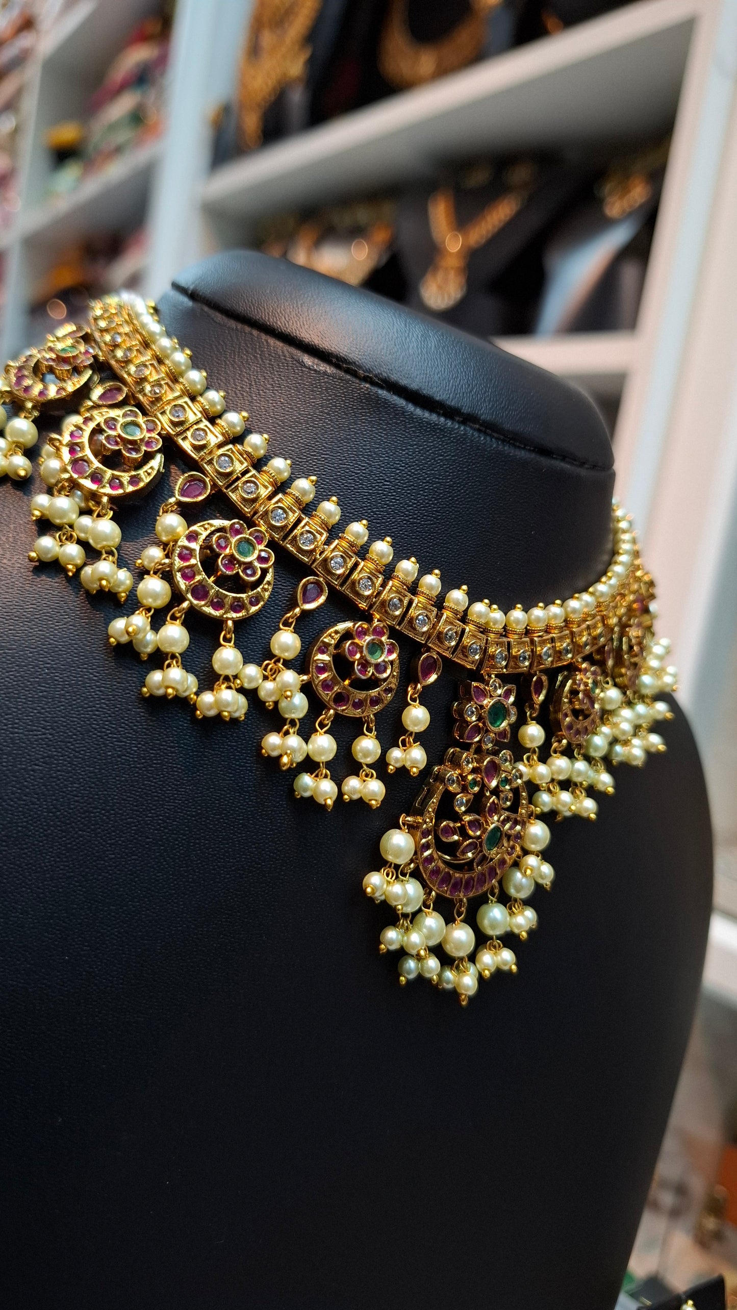 ANTIQUE GOLD SET E0202