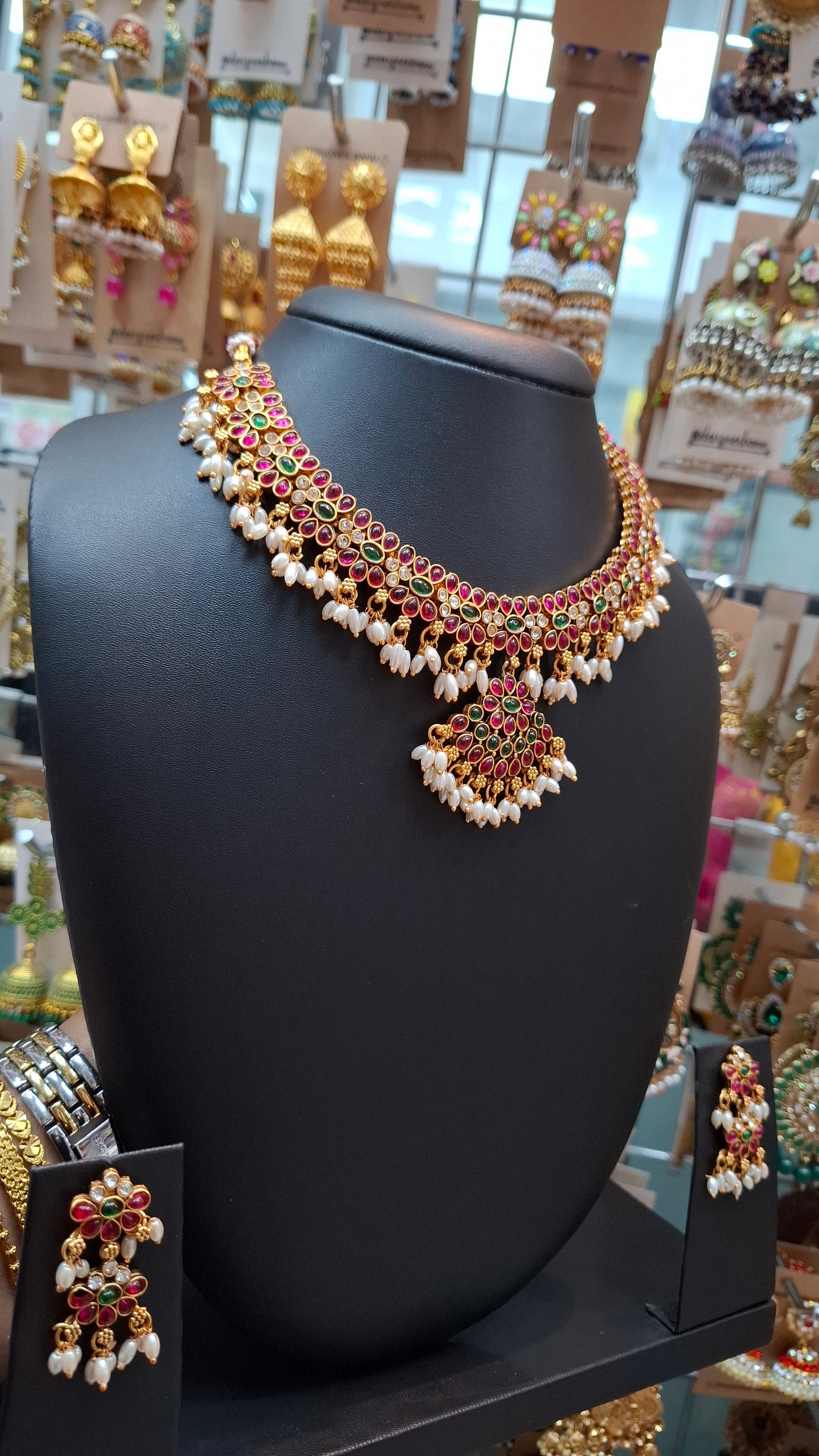 ANTIQUE GOLD SET E0203