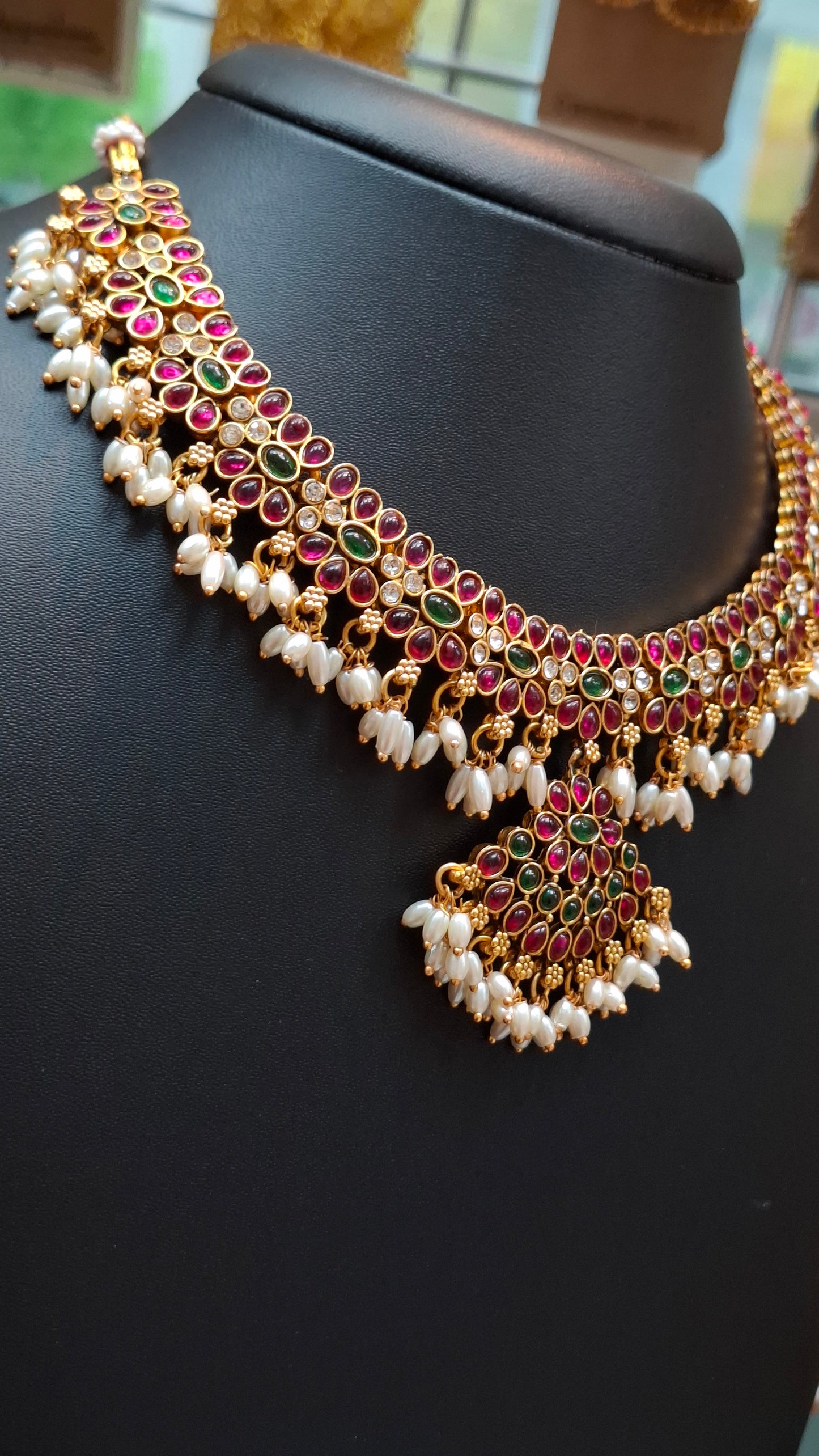 ANTIQUE GOLD SET E0203