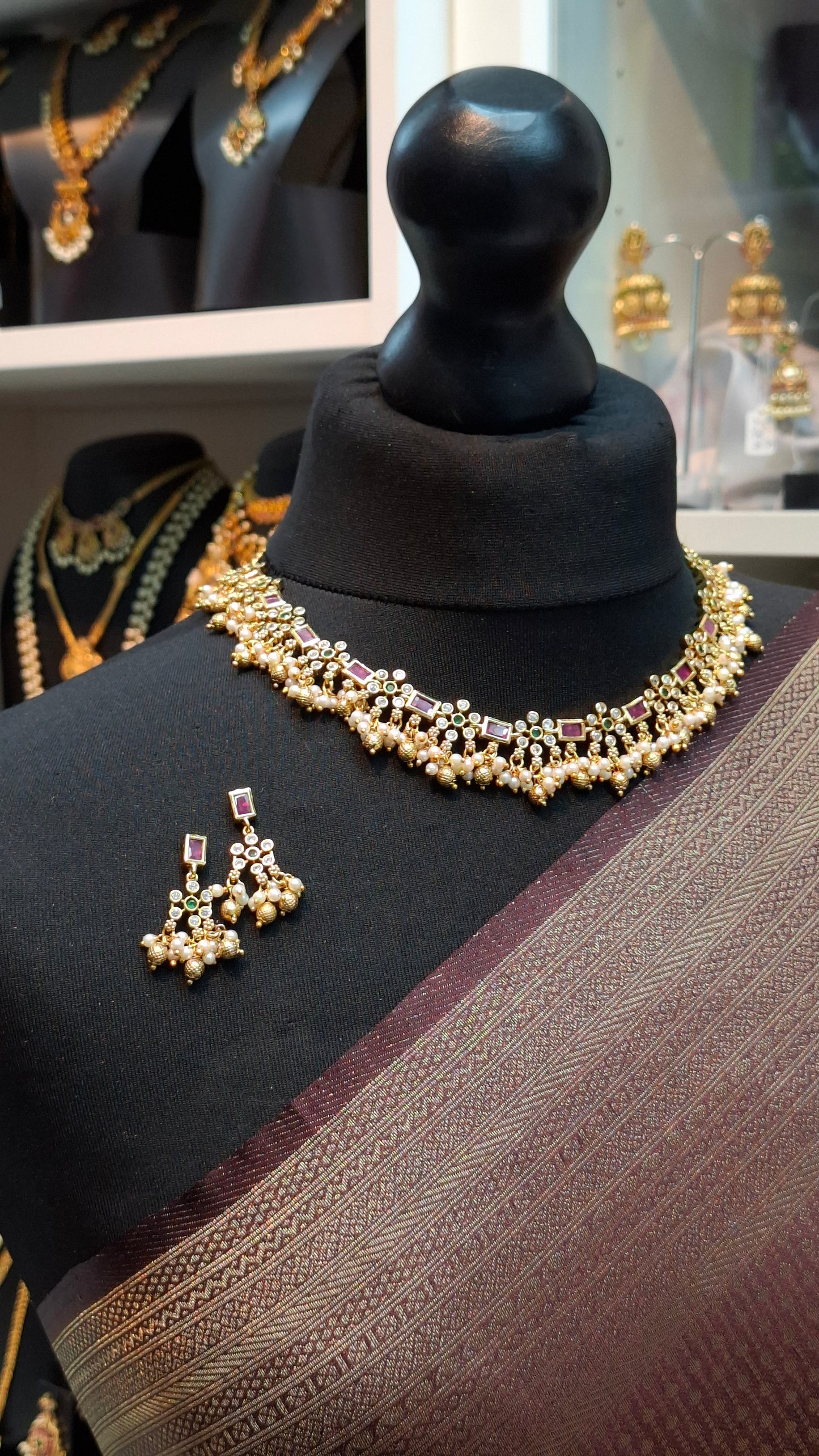 ANTIQUE GOLD SET E0205