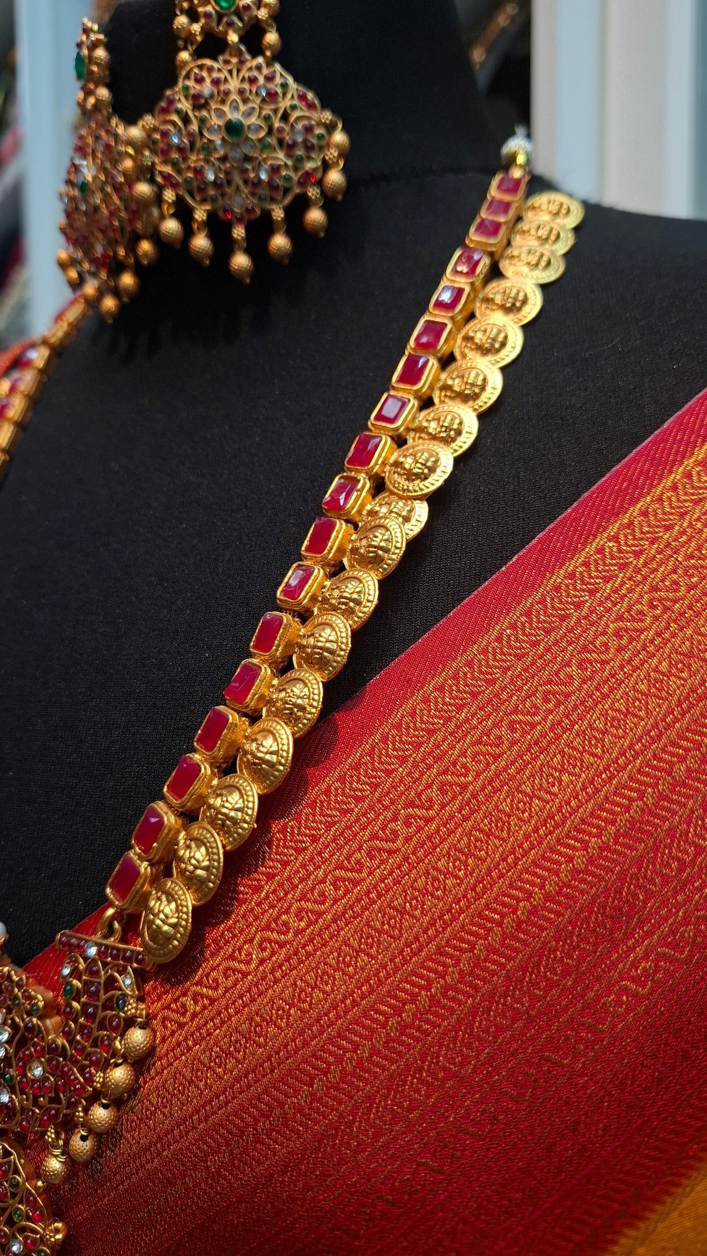 ANTIQUE GOLD LONG NECKLACE E0211