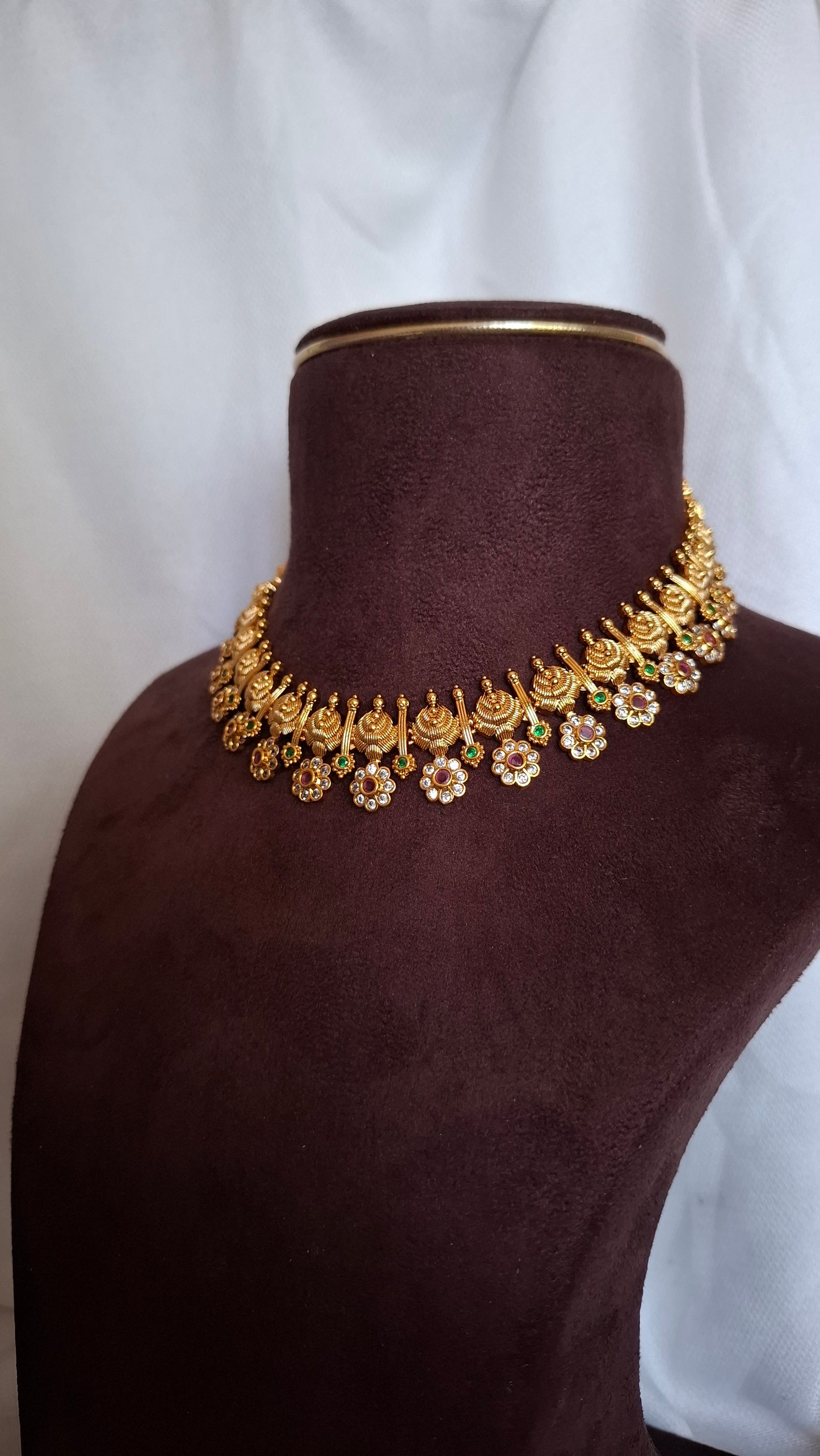 ANTIQUE GOLD SET E0212
