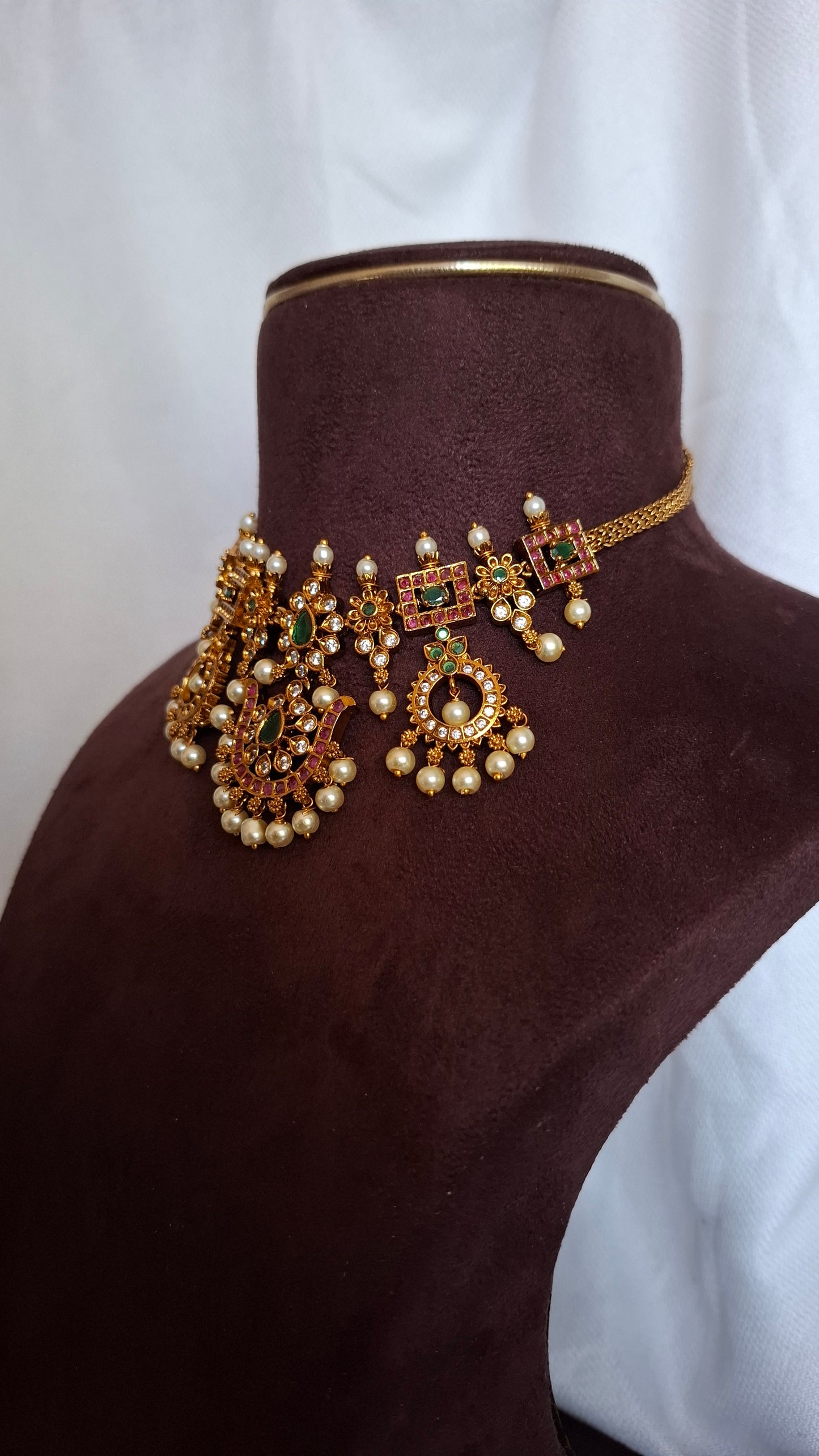 ANTIQUE GOLD SET E0213