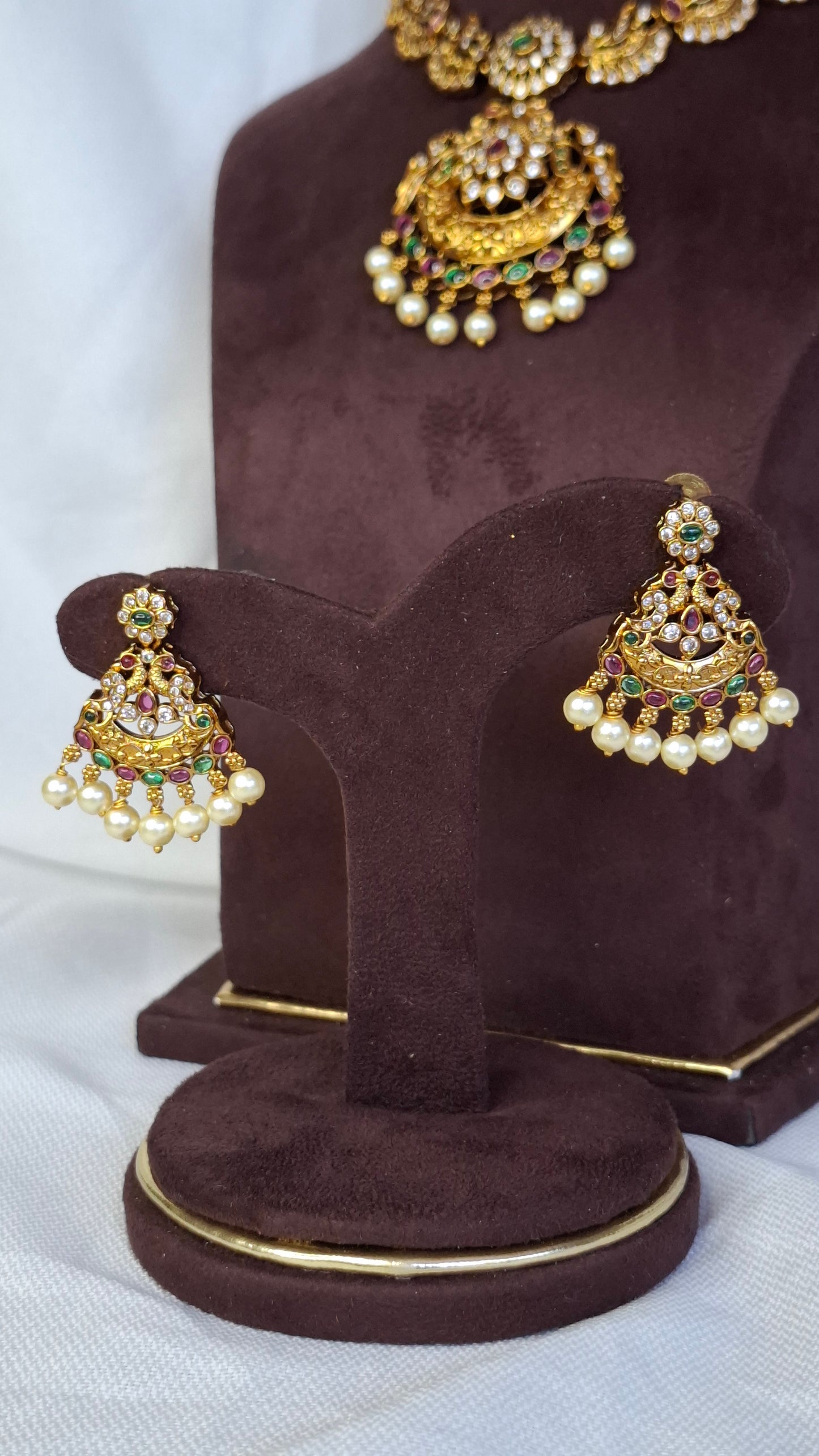 ANTIQUE GOLD SET E0217