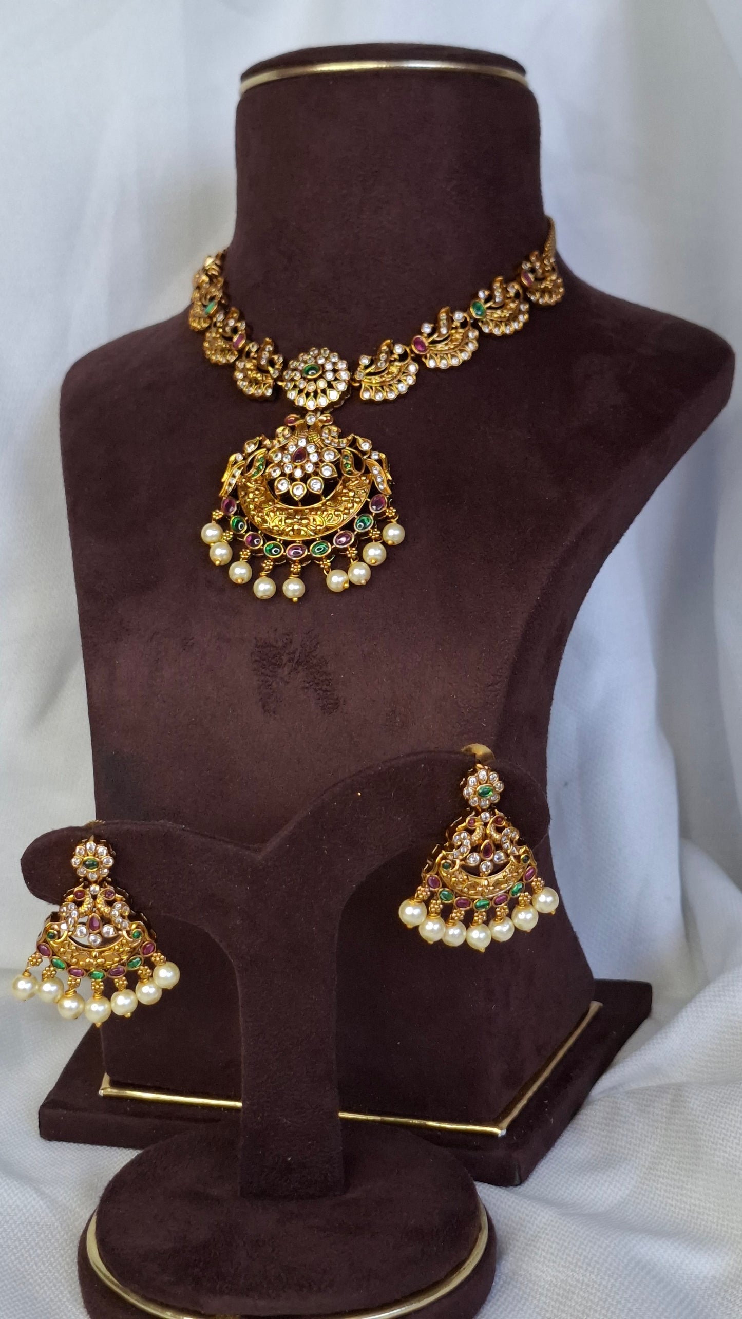 ANTIQUE GOLD SET E0217