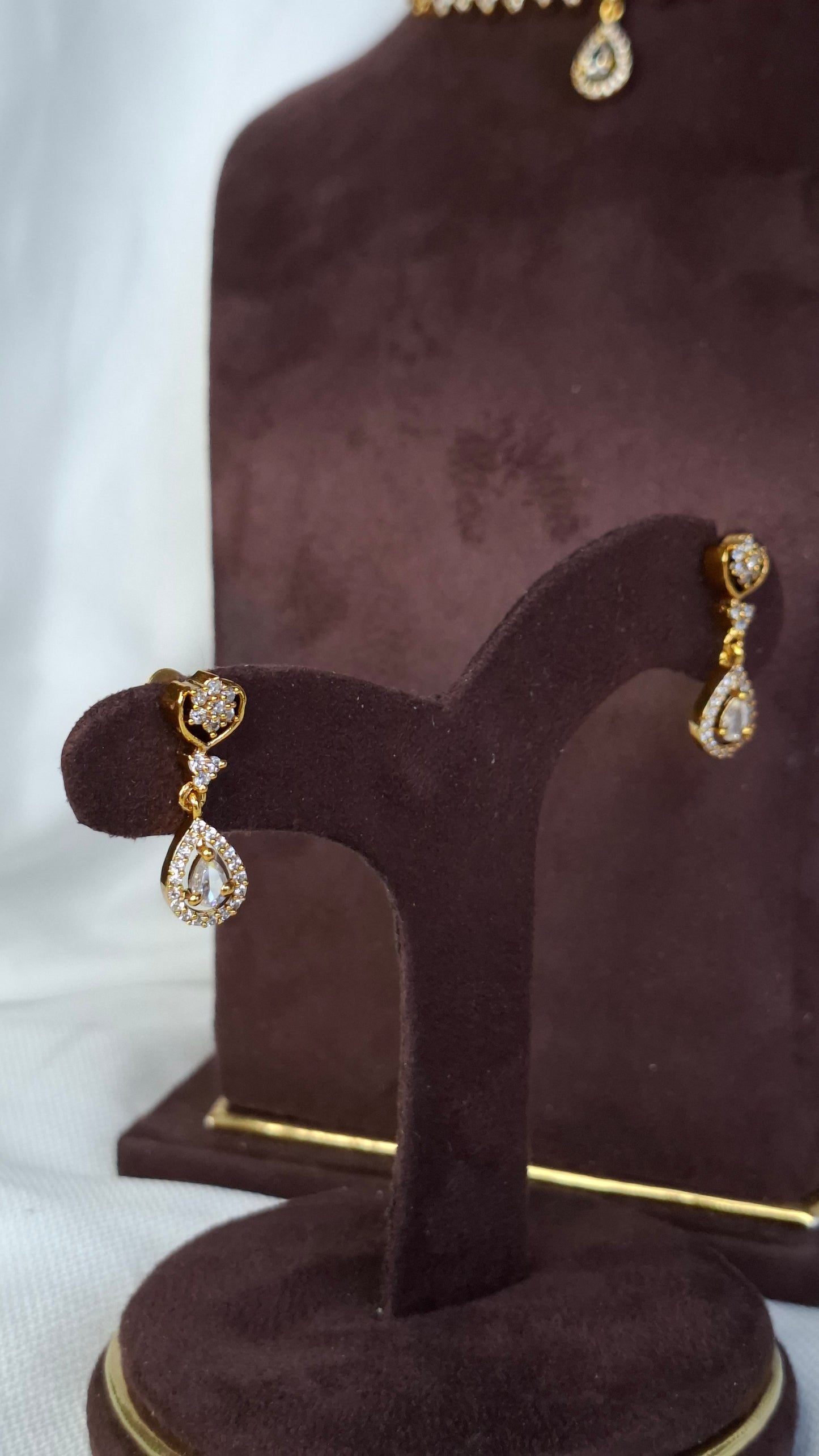 ANTIQUE GOLD SET E0226