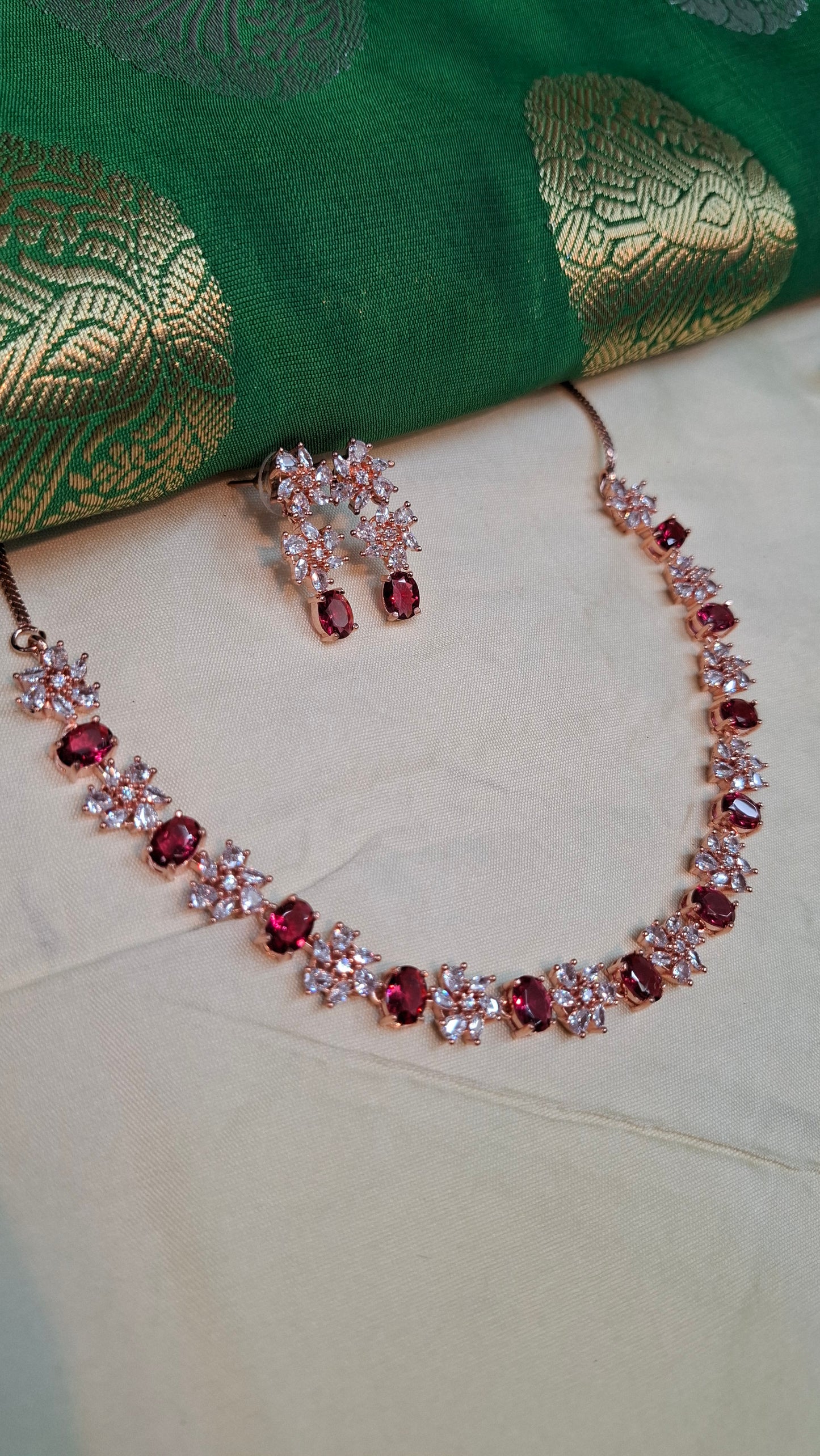 RED/ ROSE GOLD A.D STONE SET 020