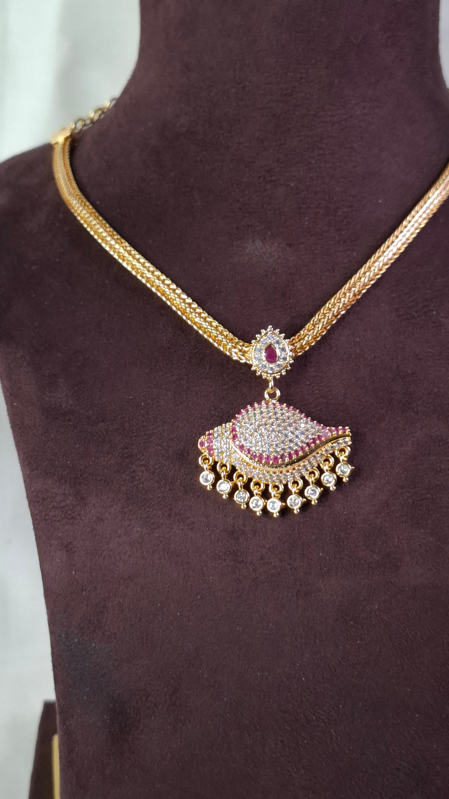 IMPON SHORT NECKLACE E0148
