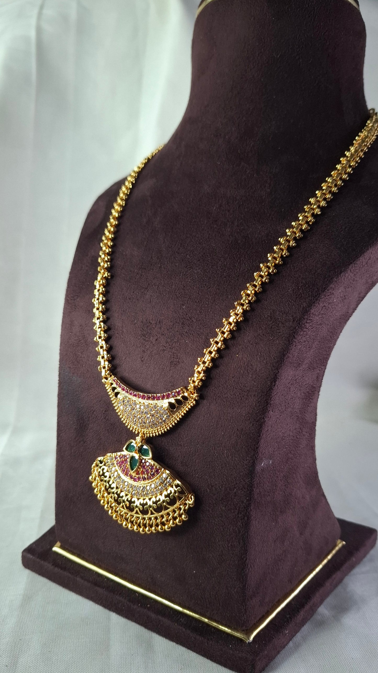 ANTIQUE GOLD LONG NECKLACE E0237