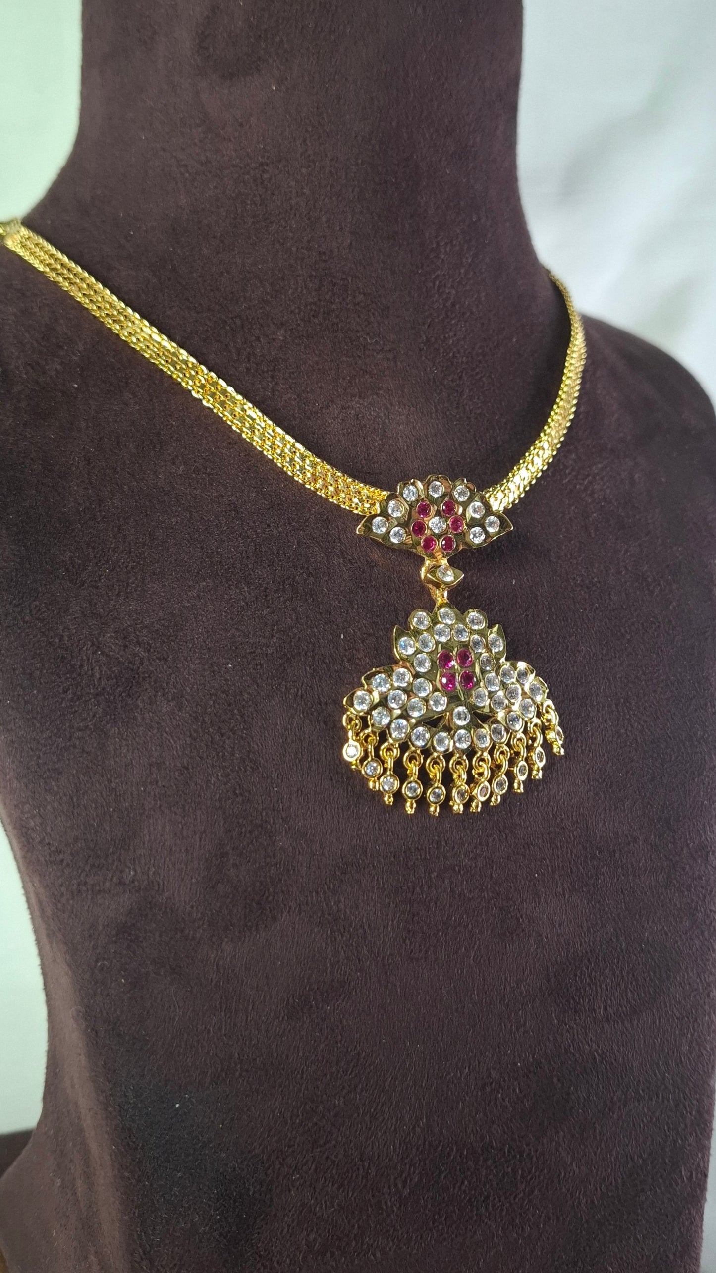 IMPON SHORT NECKLACE E0158