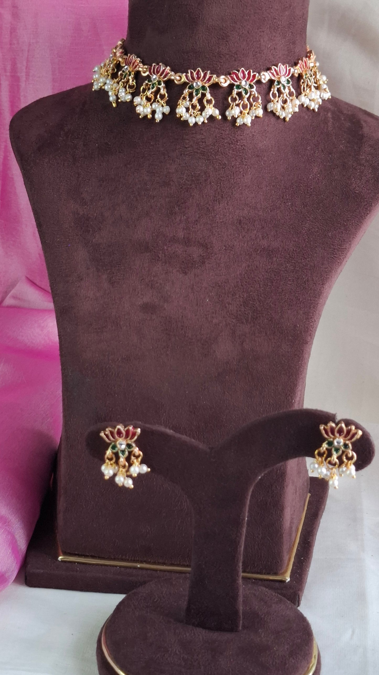 ANTIQUE GOLD LOTUS SET E0242