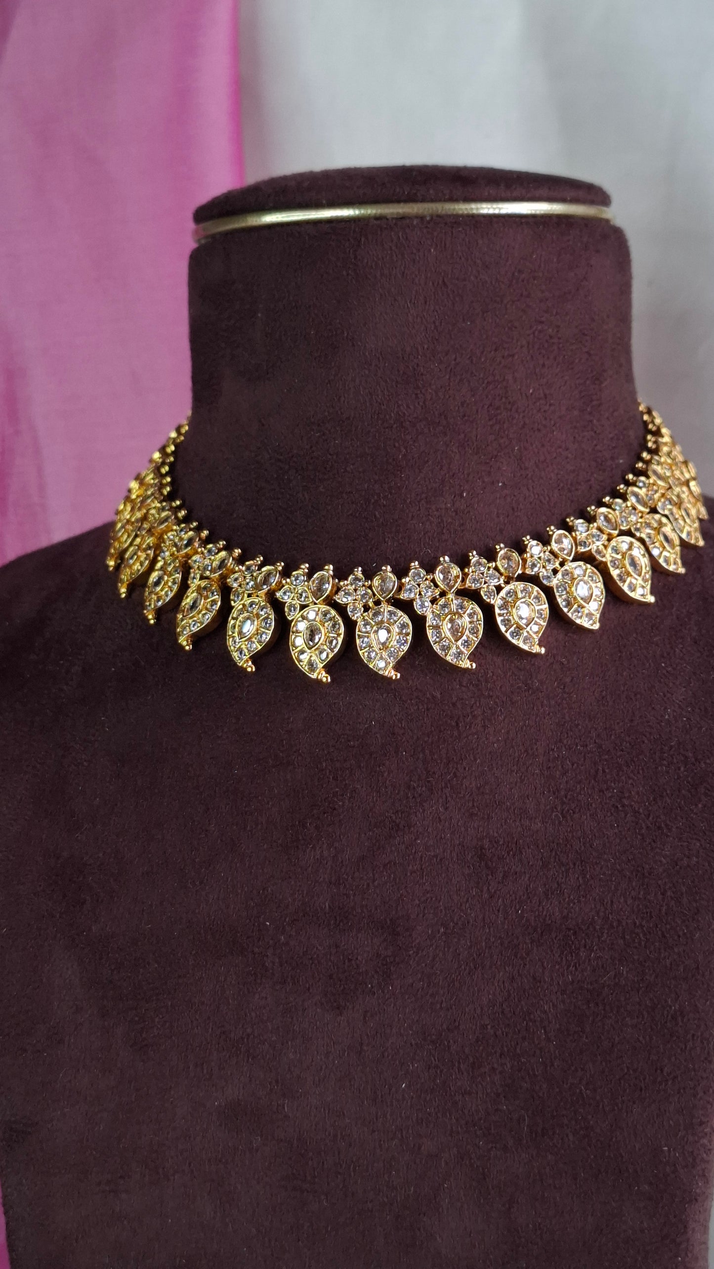 ANTIQUE GOLD MANGO SHORT NECKLACE SET E0243
