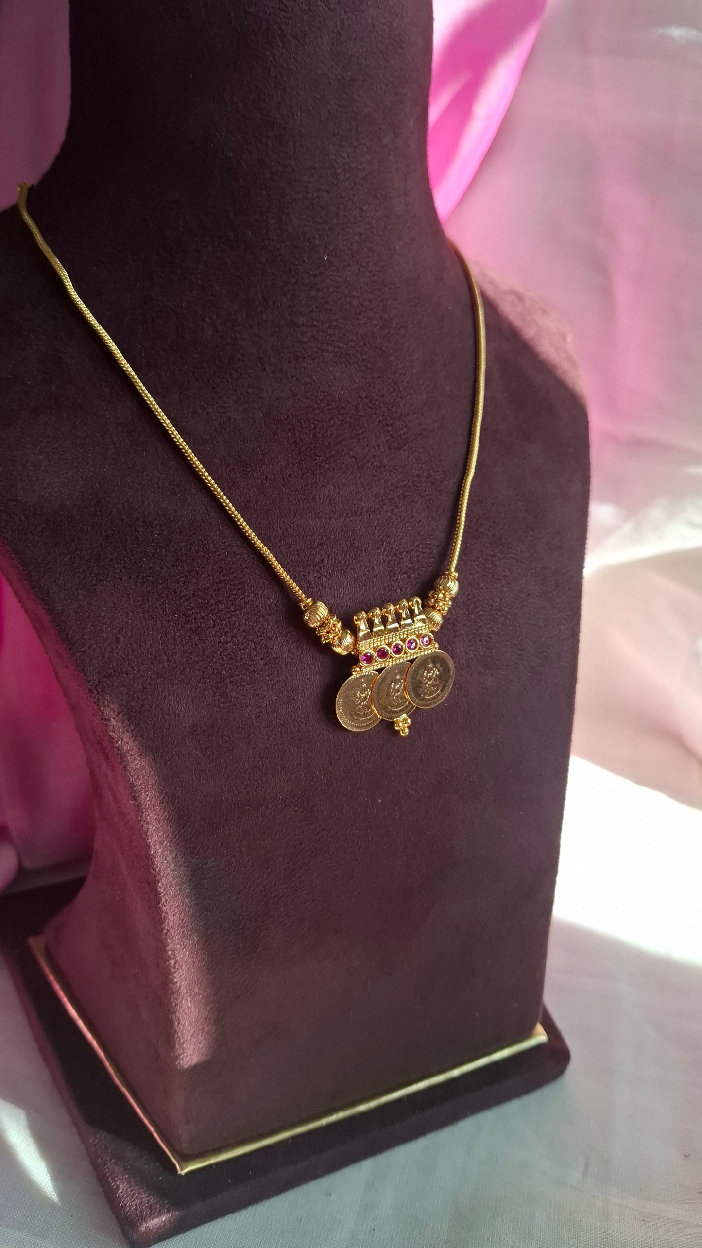 GOLD COIN NECKLACE E0254