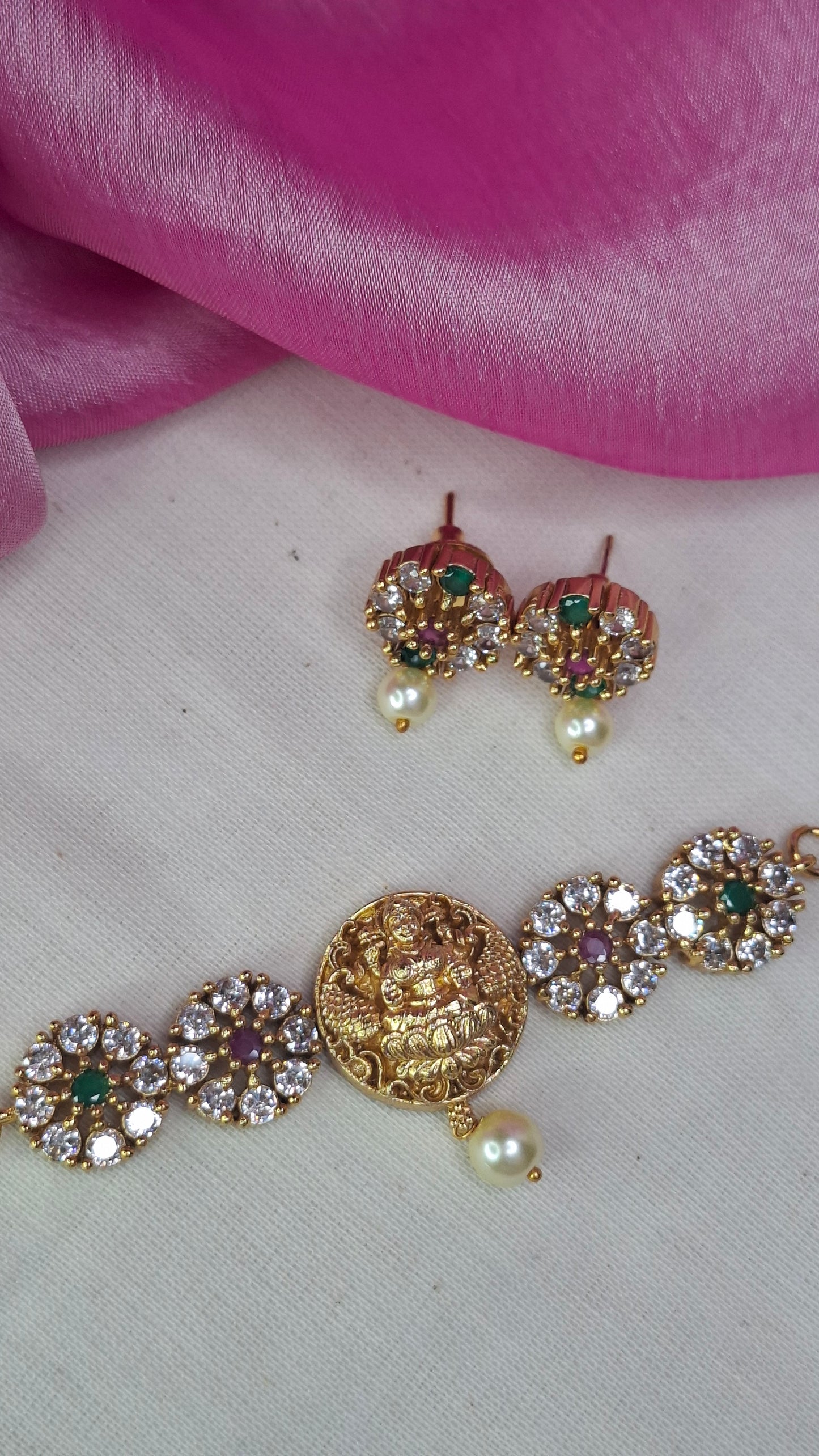 ANTIQUE GOLD CHOKER E0258