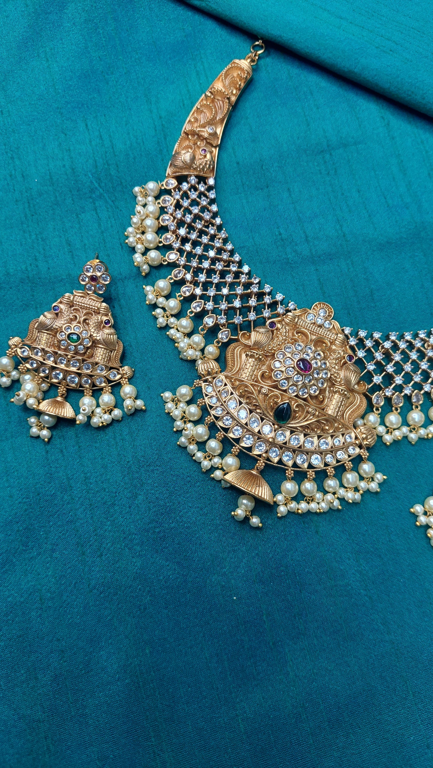 ANTIQUE GOLD SHORT NECKLACE SET 0099