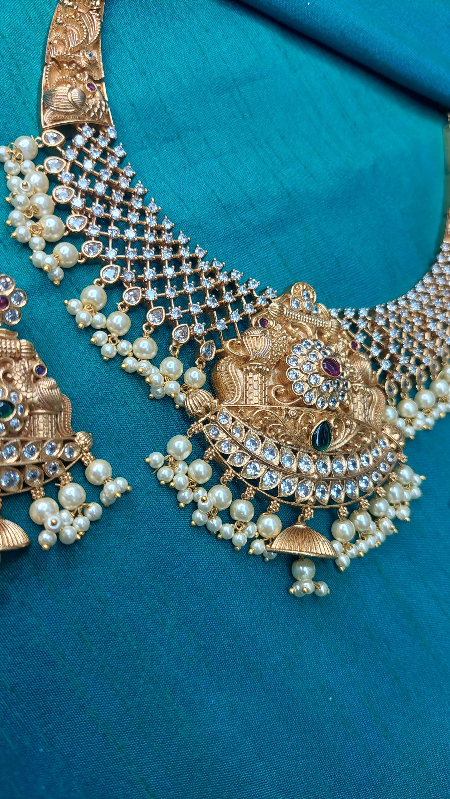 ANTIQUE GOLD SHORT NECKLACE SET 0099