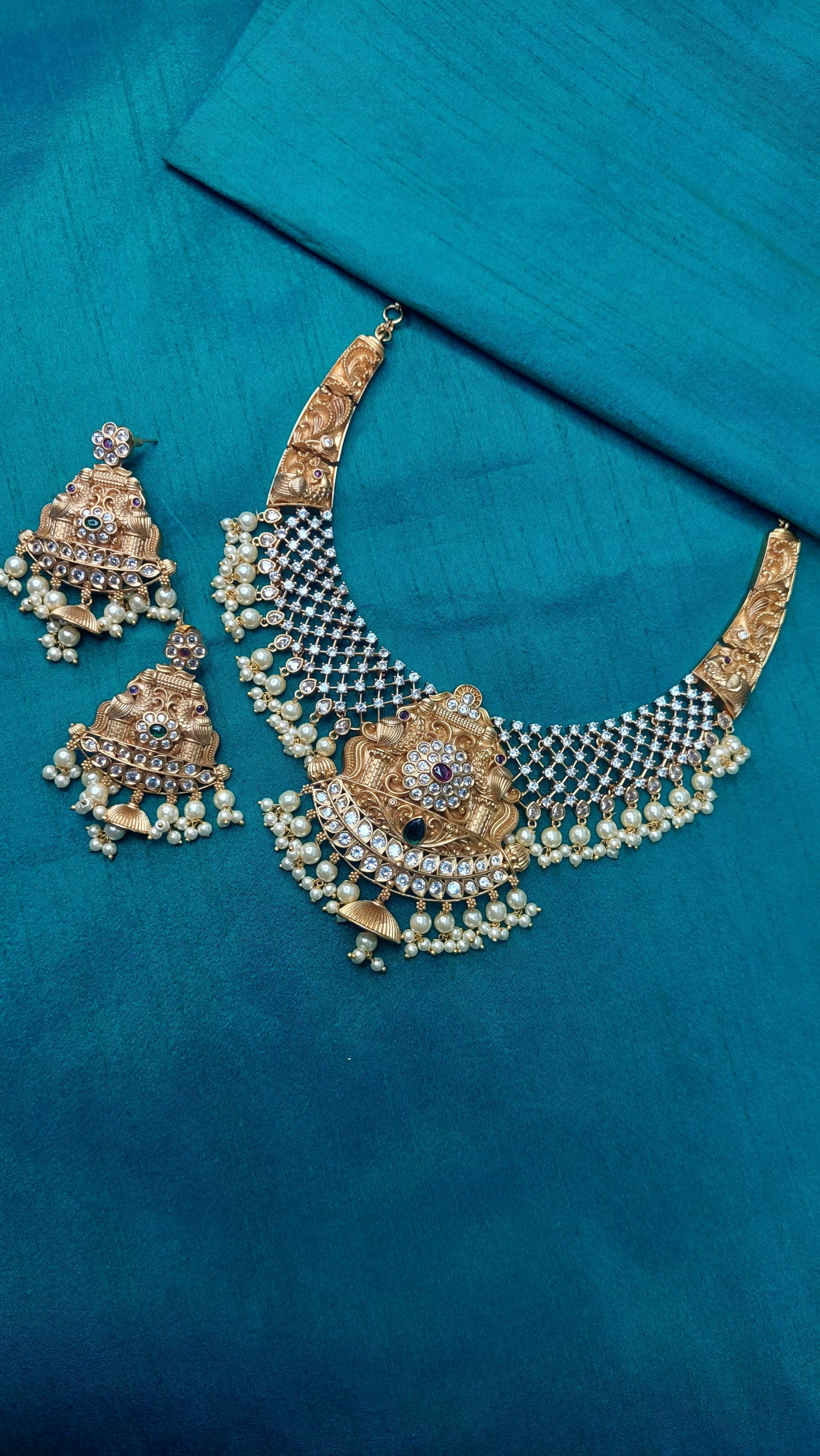 ANTIQUE GOLD SHORT NECKLACE SET 0099