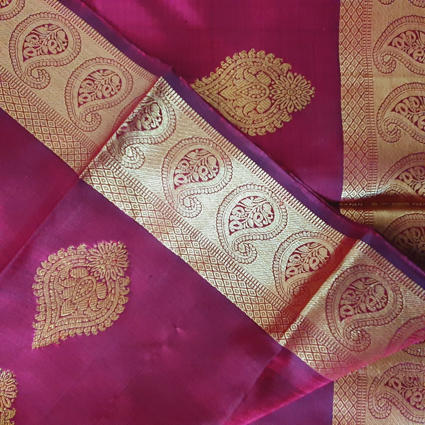 MAROON KANCHIPURAM WITH GOLD ZARI BORDER