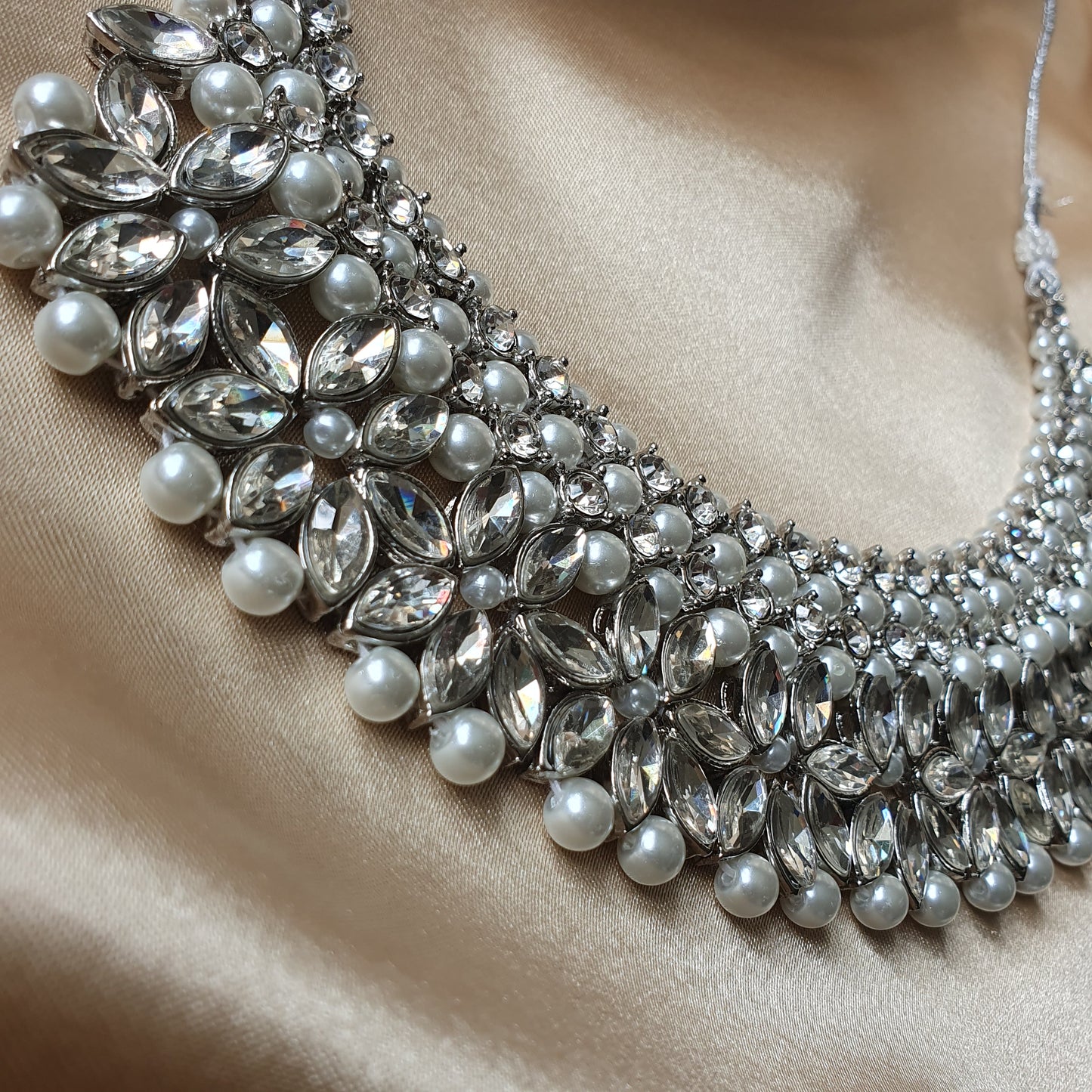 SILVER PEARL STONE (full set)