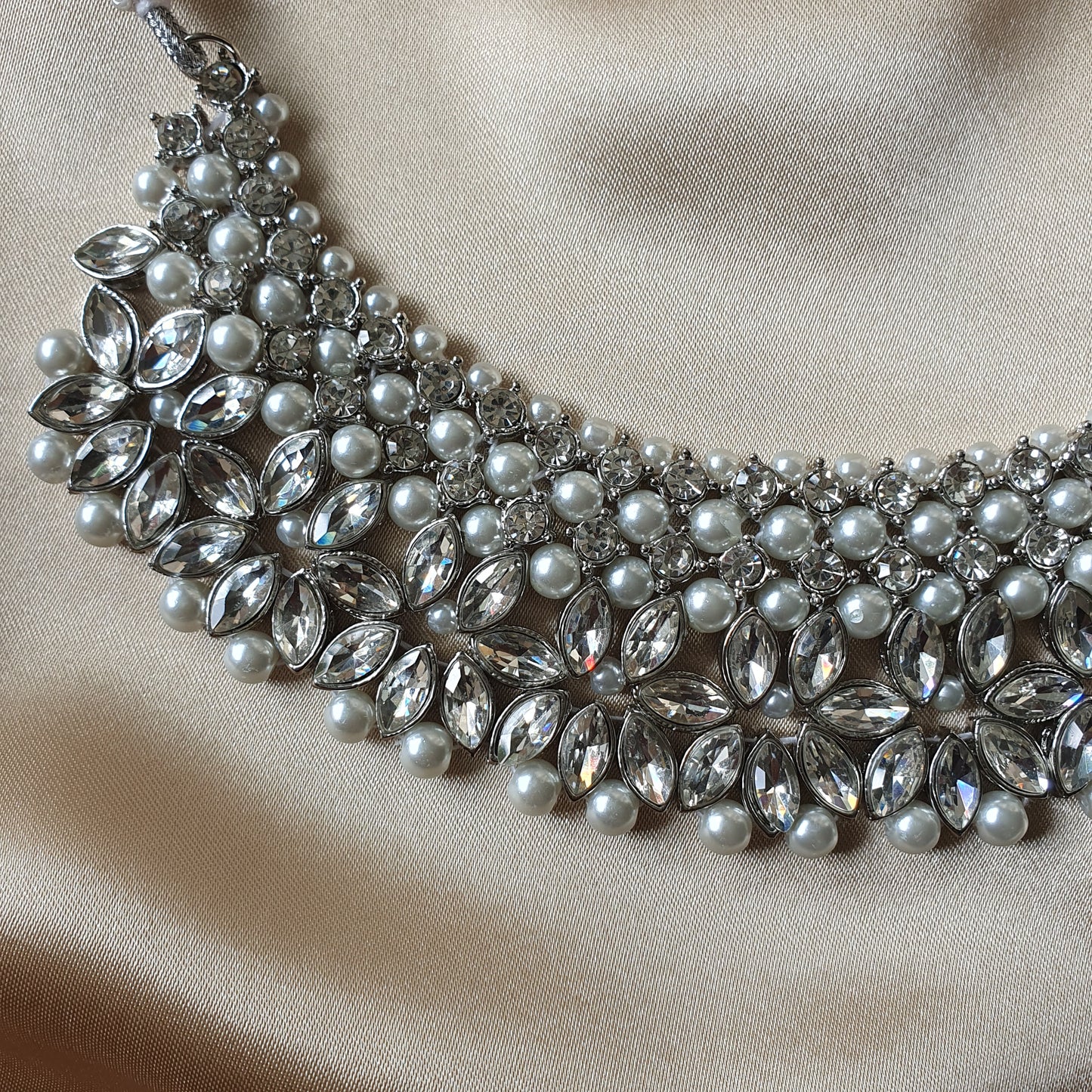 SILVER PEARL STONE (full set)