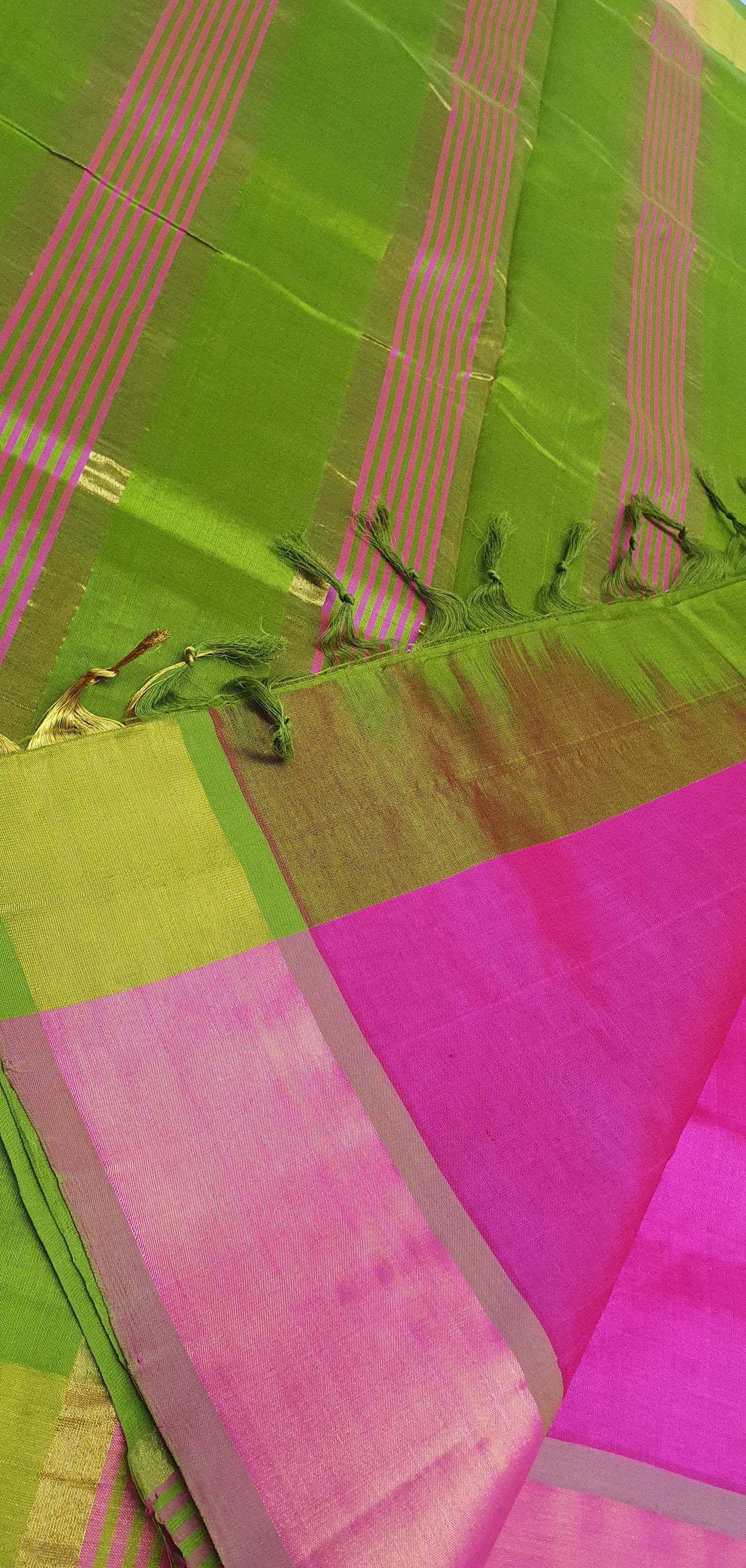 PINK & PARROT GREEN