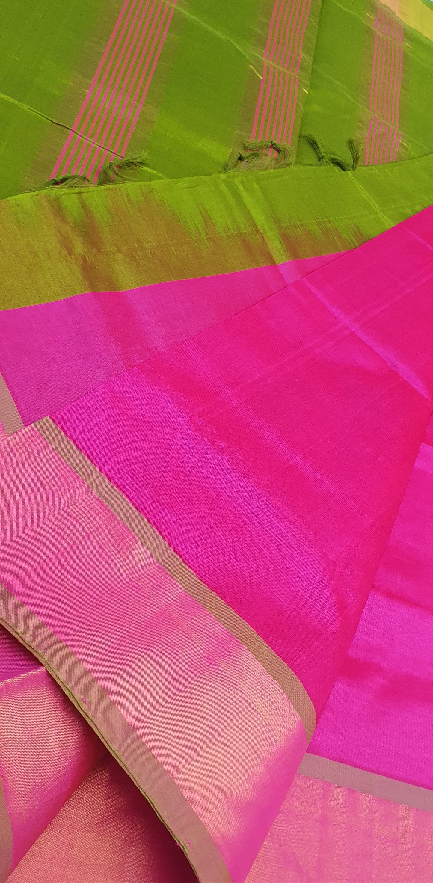 PINK & PARROT GREEN