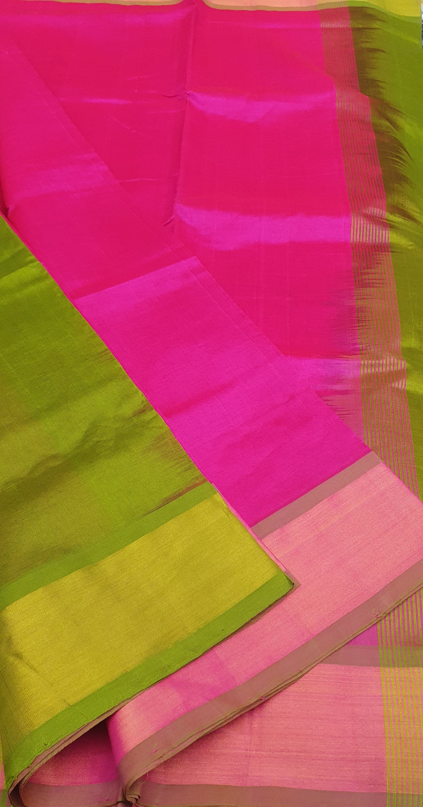 PINK & PARROT GREEN