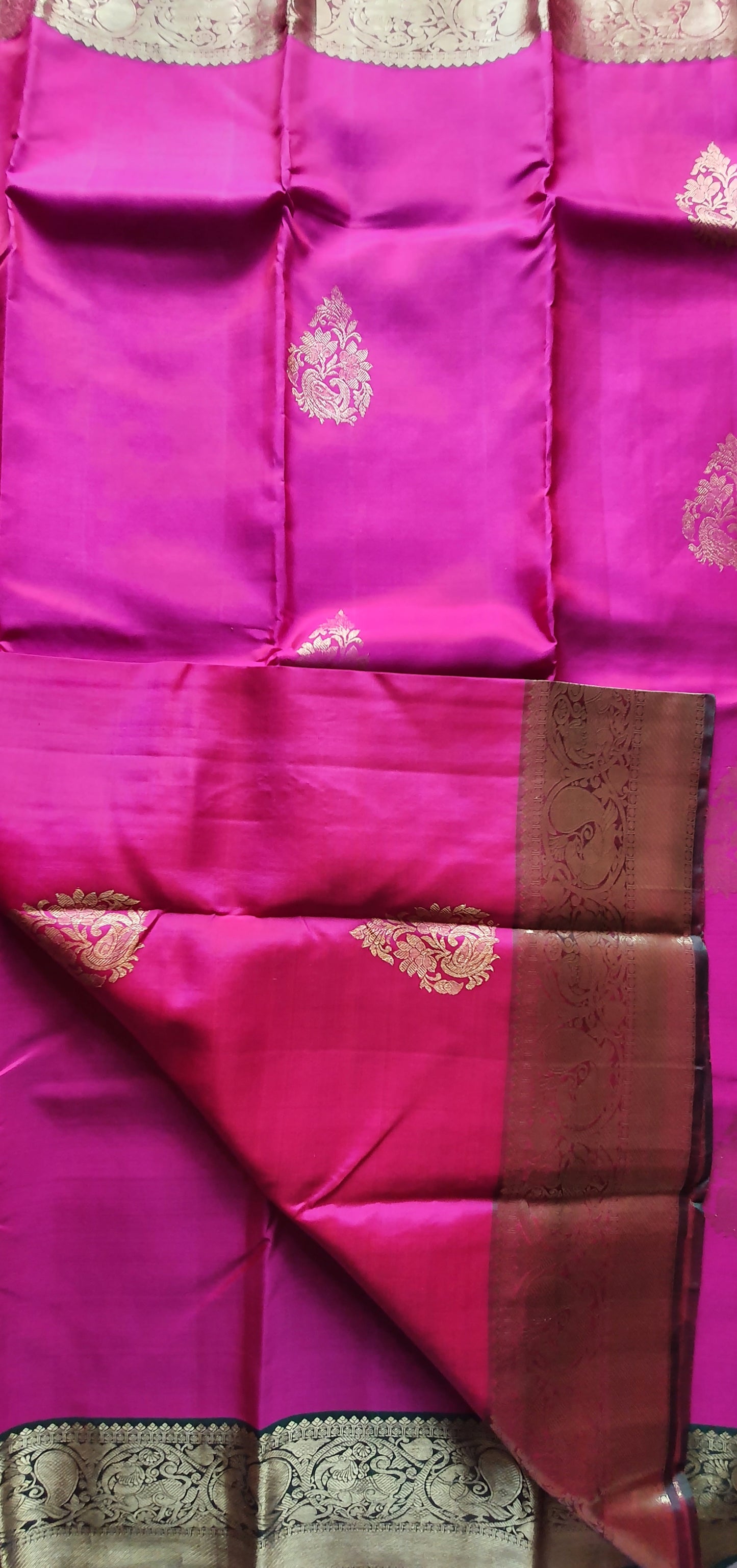 MAGENTA KANJIPURAM