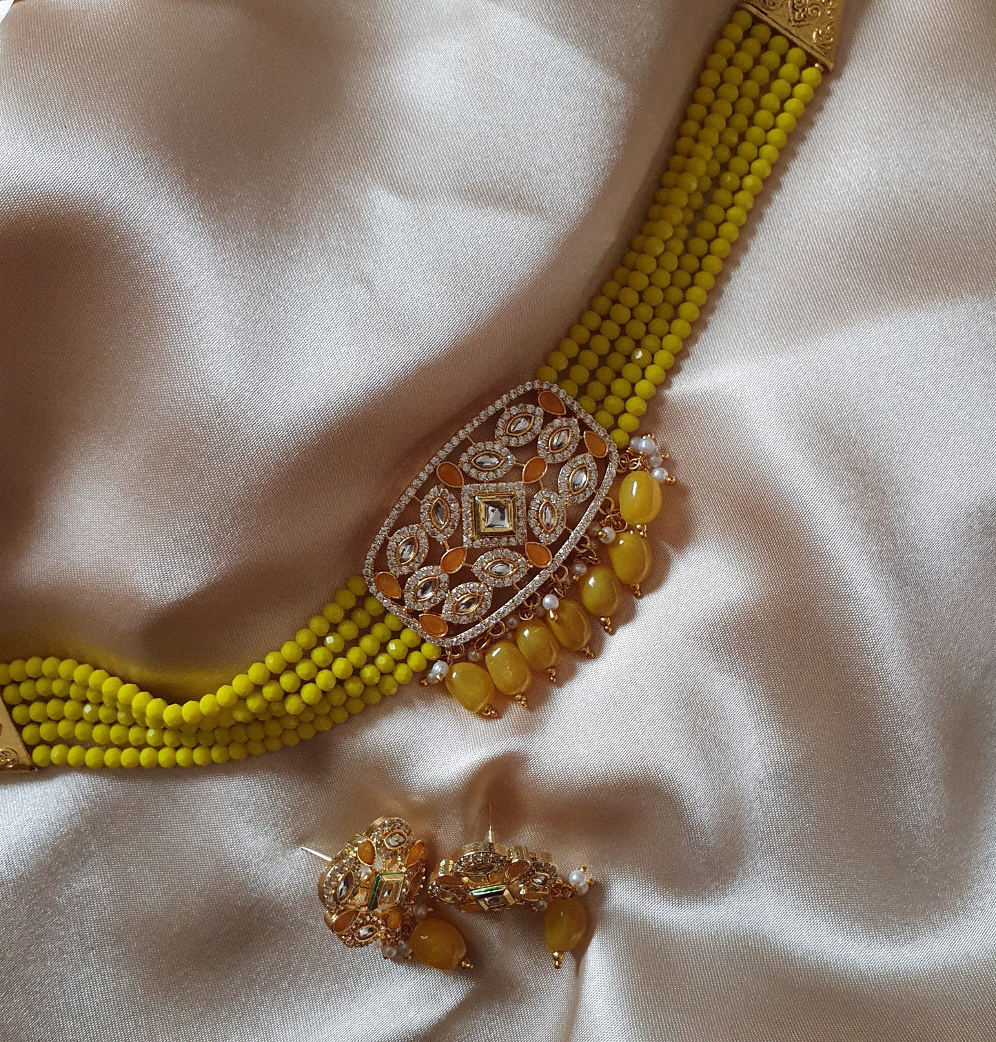 YELLOW CHOCKER SET