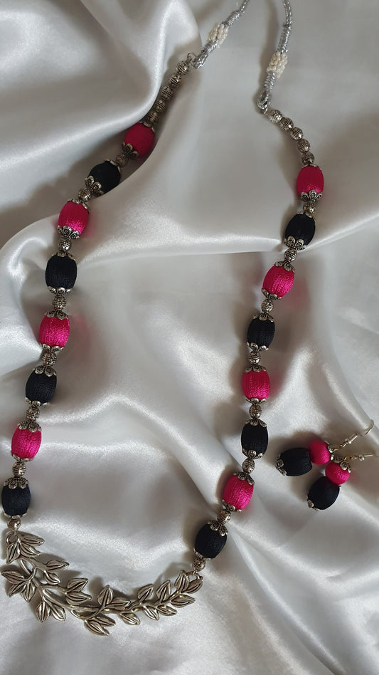 SILVER STATEMENT NECKLACE(PINK & BLACK)