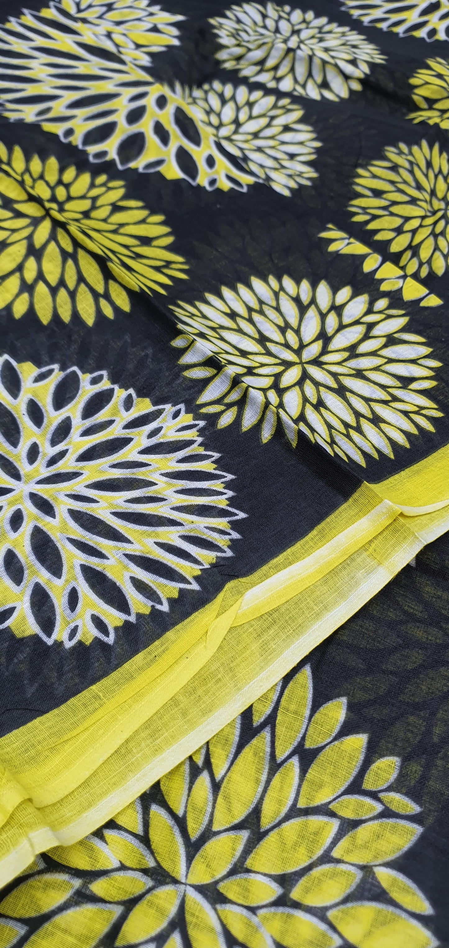 KALAMKARI (YELLOW,BLACK & WHITE)