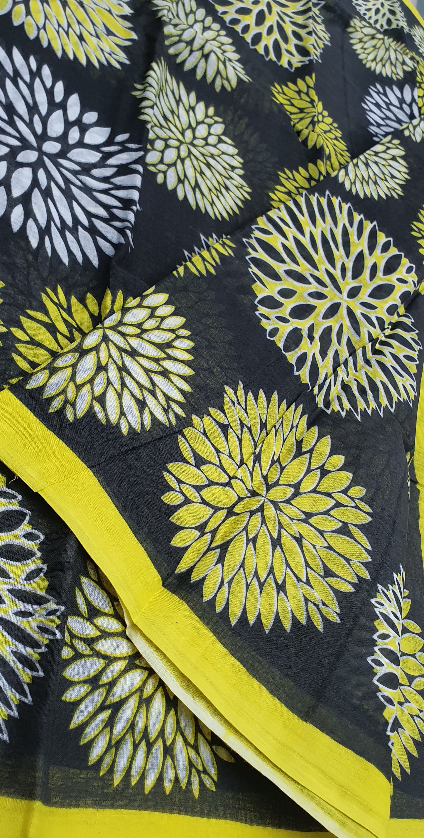 KALAMKARI (YELLOW,BLACK & WHITE)