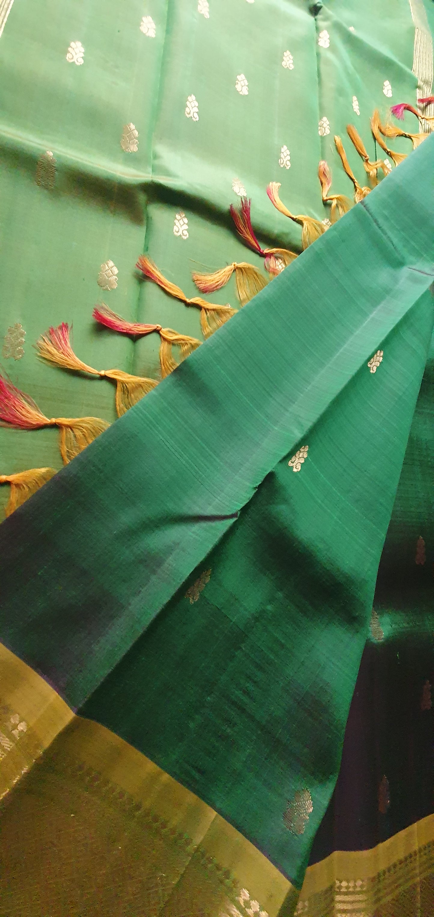 GREEN KANJIPURAM WITH SMALL MOTIFS