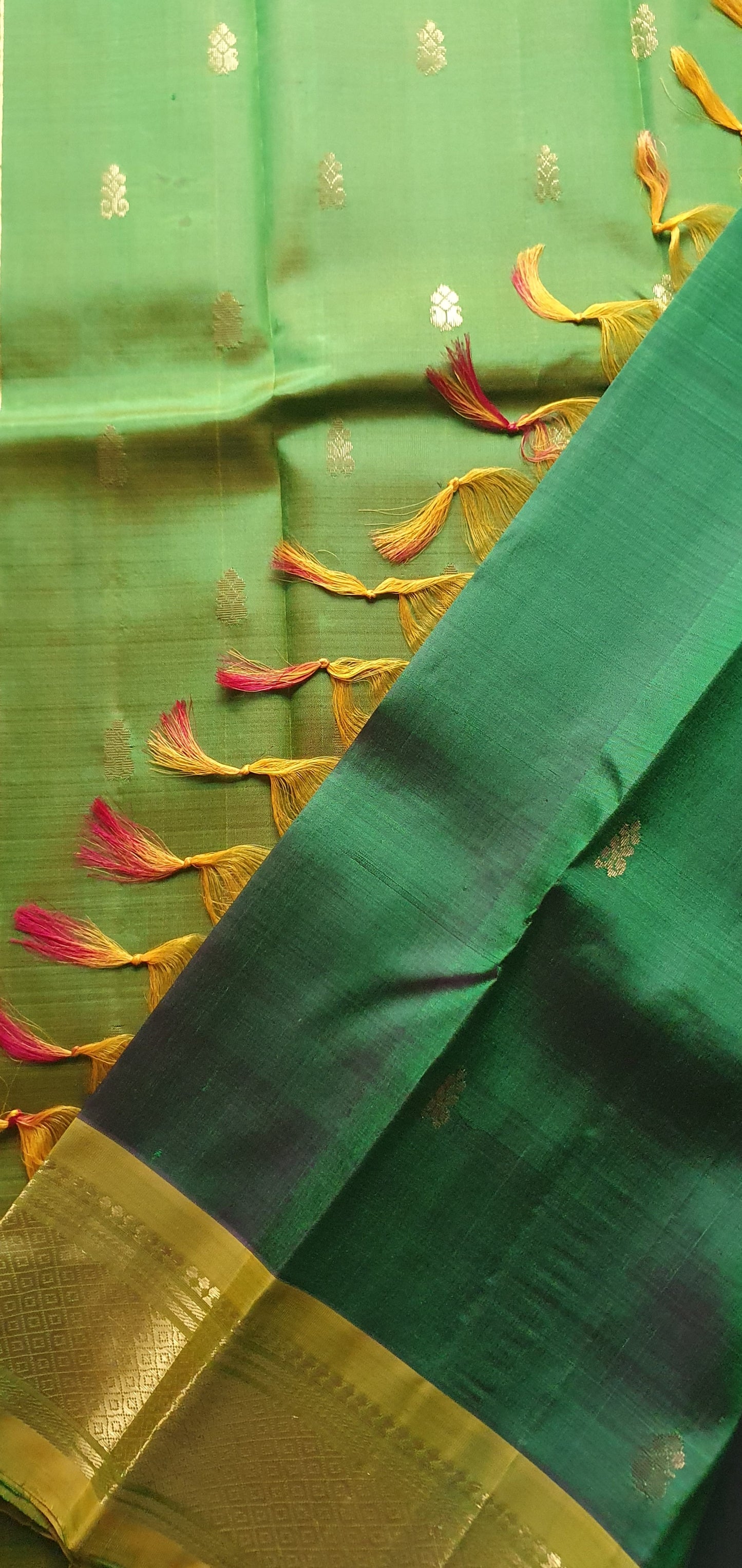 GREEN KANJIPURAM WITH SMALL MOTIFS