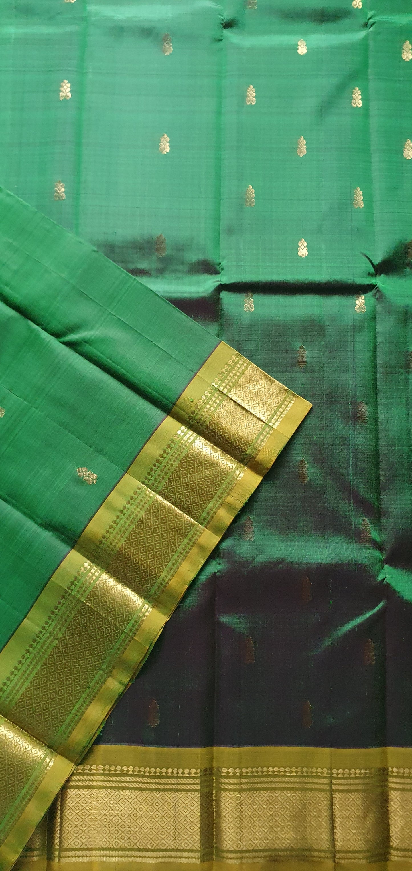 GREEN KANJIPURAM WITH SMALL MOTIFS