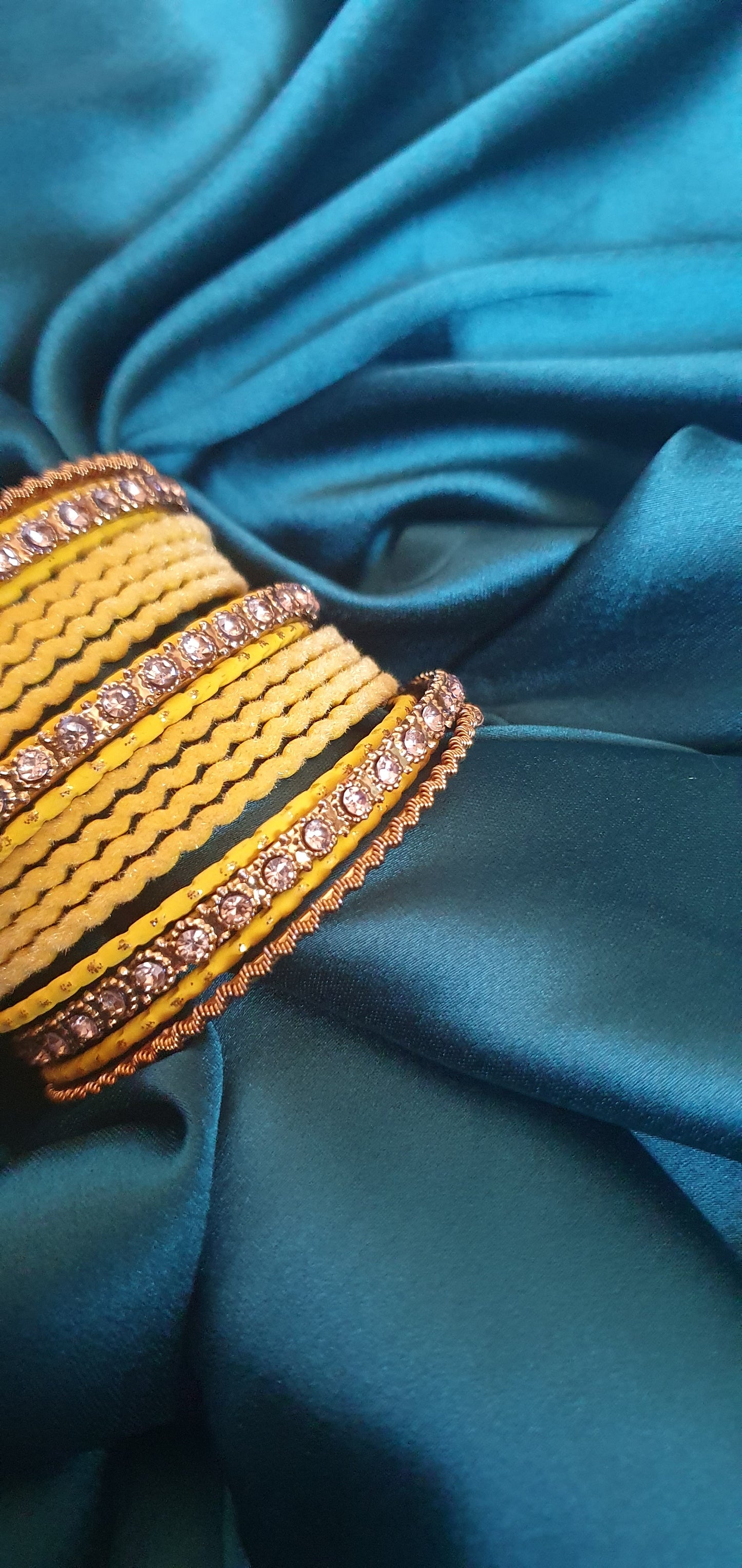 YELLOW VELVET & STONE BANGLE SET