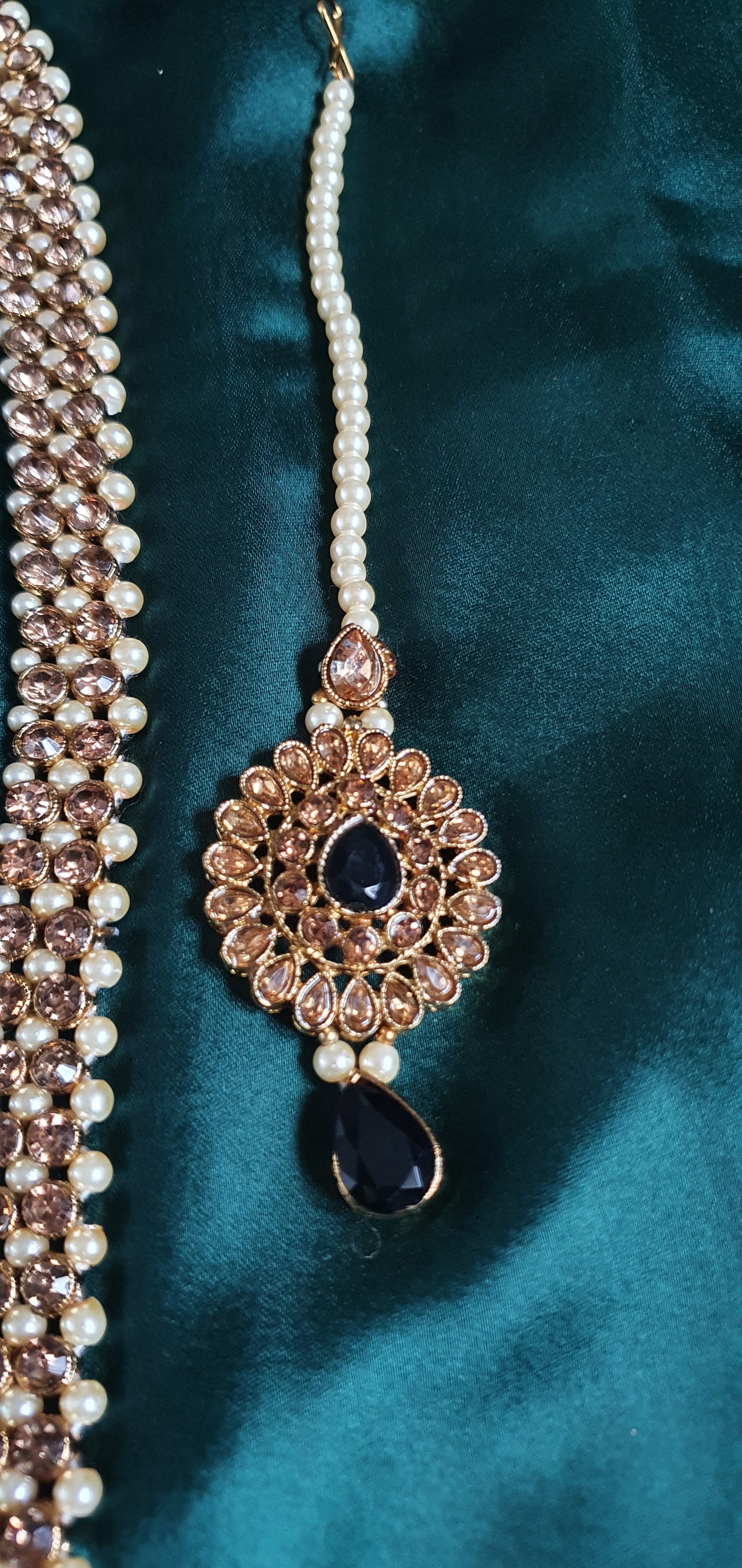 BLACK & GOLD BRIDAL SET