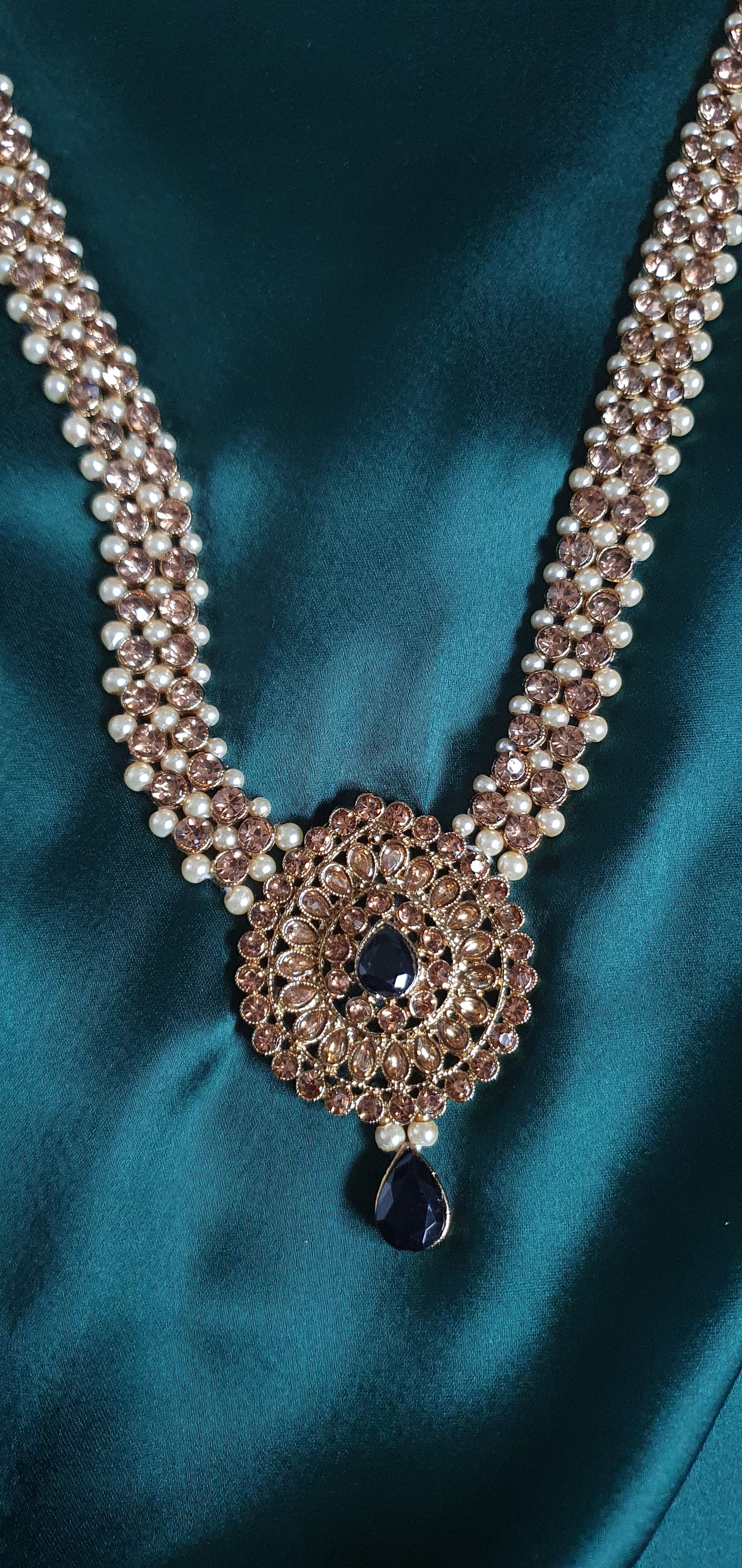 BLACK & GOLD BRIDAL SET